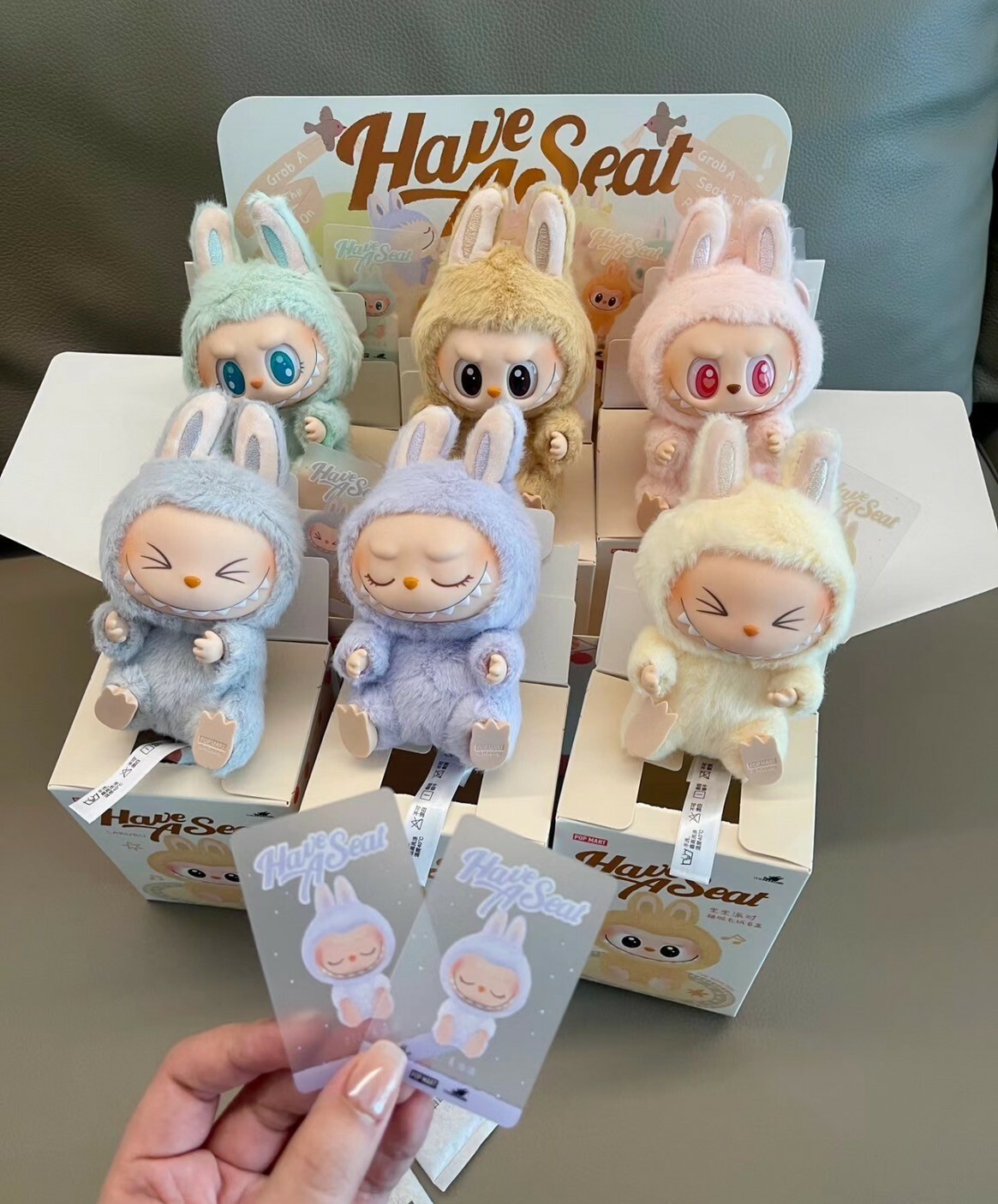 POP MART 泡泡瑪特 THE MONSTERS Labubu 坐坐派對搪膠毛絨盲盒