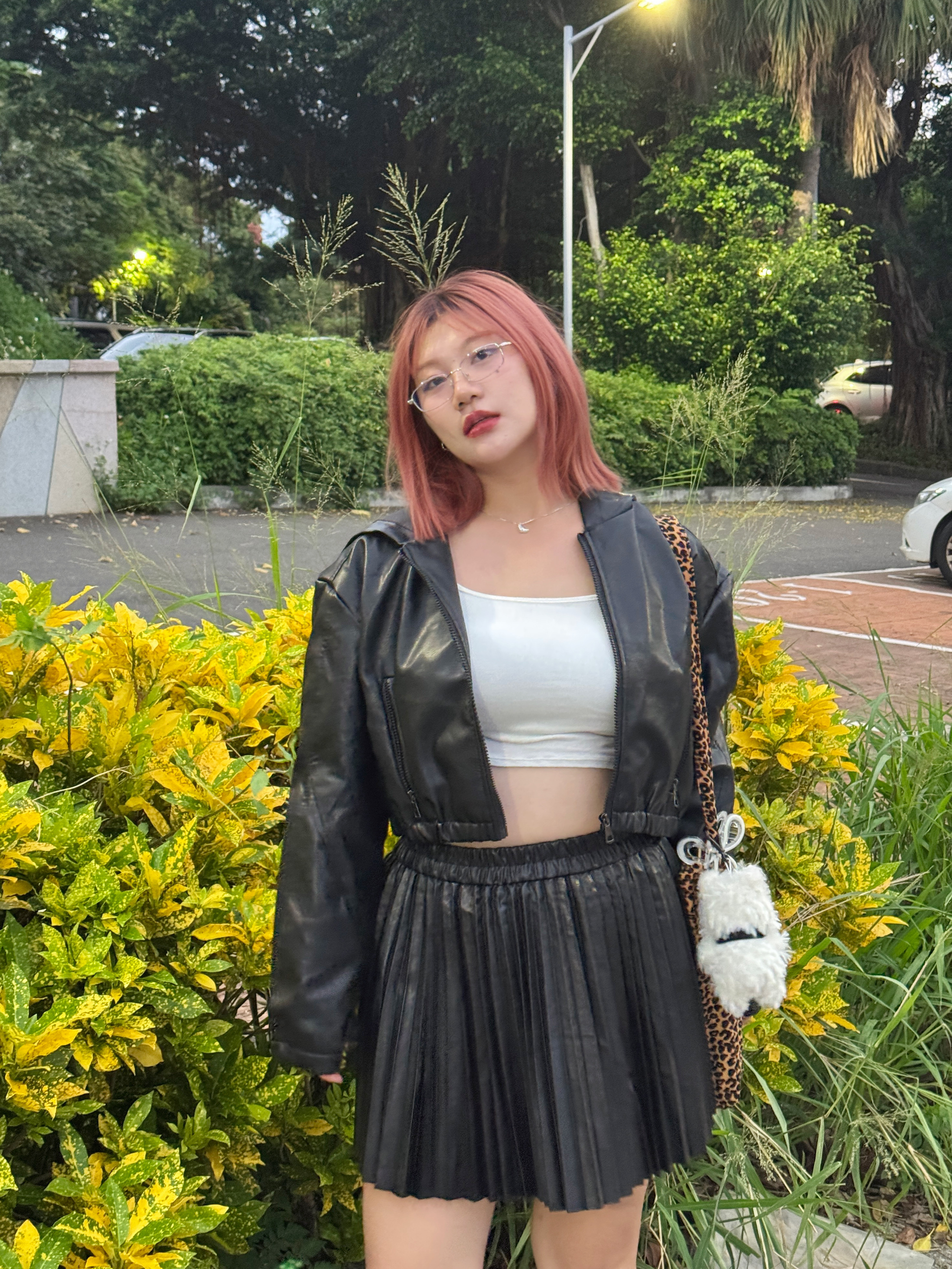 現貨A15 短板連帽縮腰皮外套