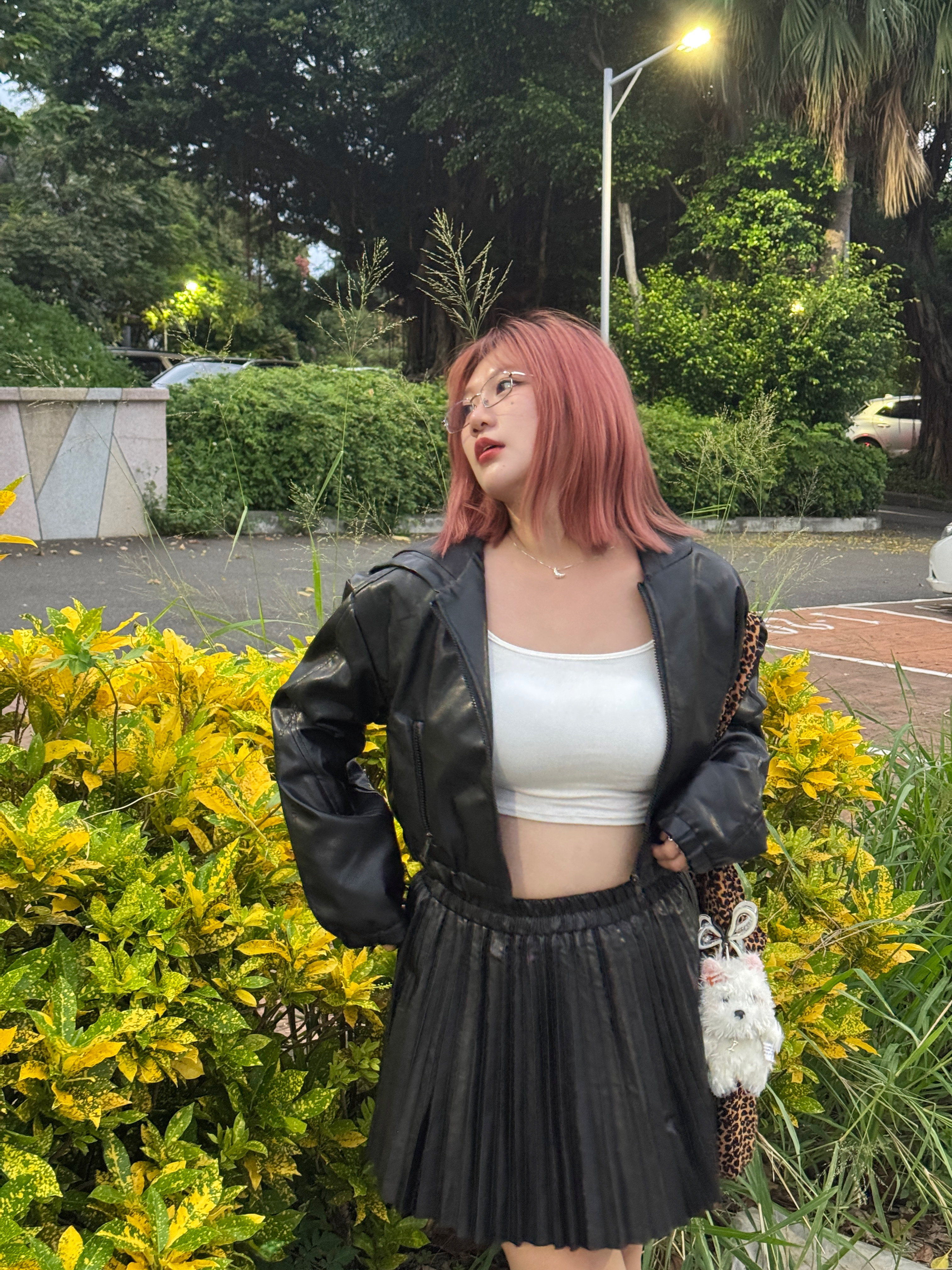 現貨A15 短板連帽縮腰皮外套