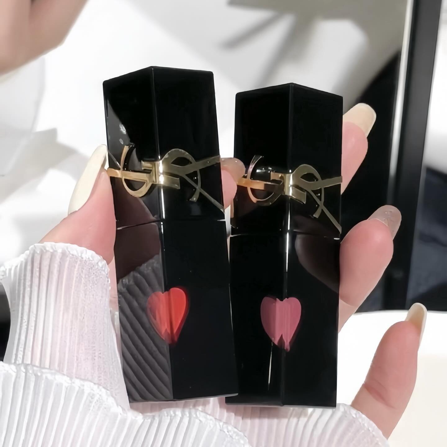 現貨供應|YSL 奢華印記鎖心光唇釉