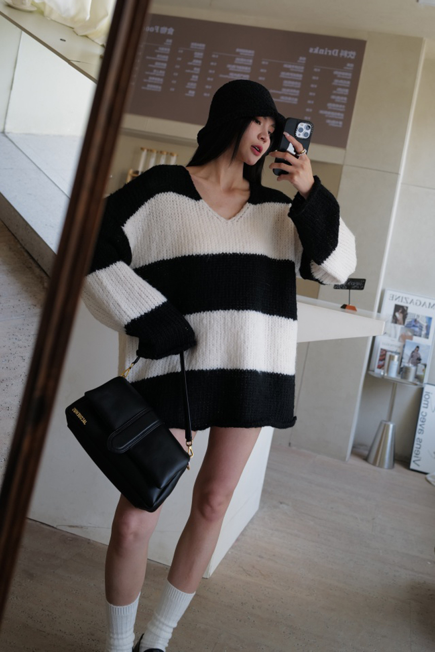 條紋V領慵懶上衣*3色