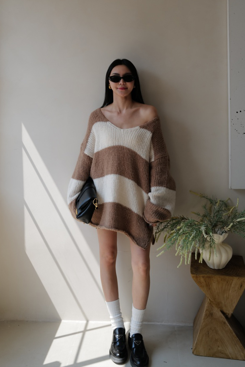 條紋V領慵懶上衣*3色