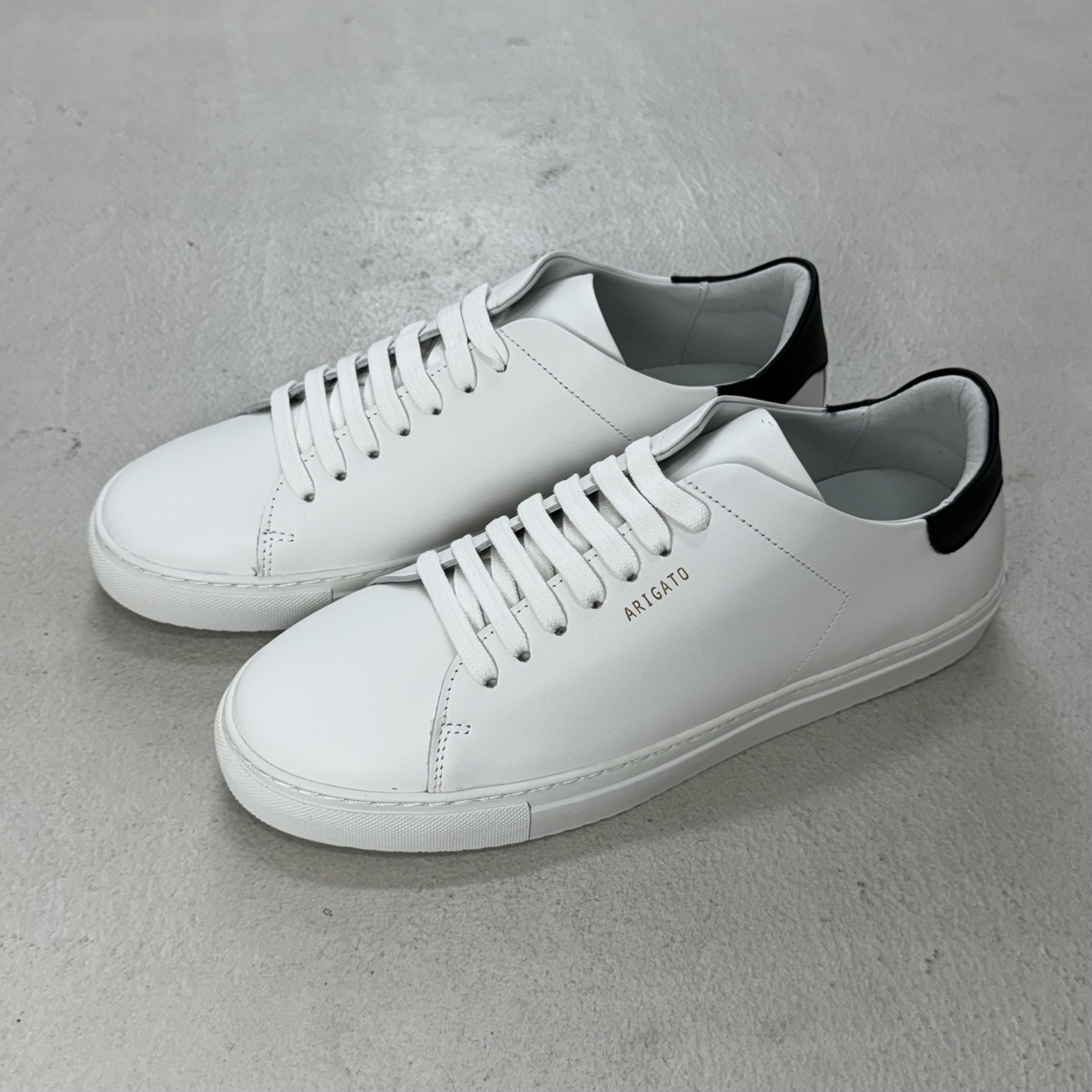 Axel Arigato Clean 90 黑尾運動鞋【28624WHITEBLACK】