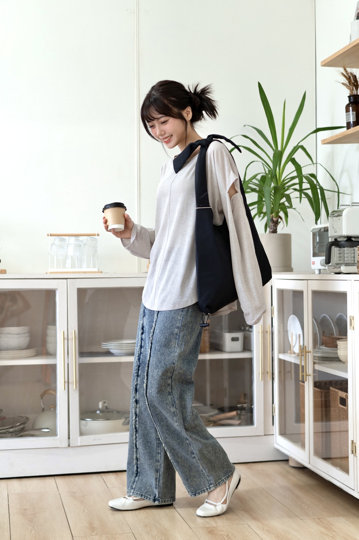 石磨毛邊中線牛仔褲 - TR43302