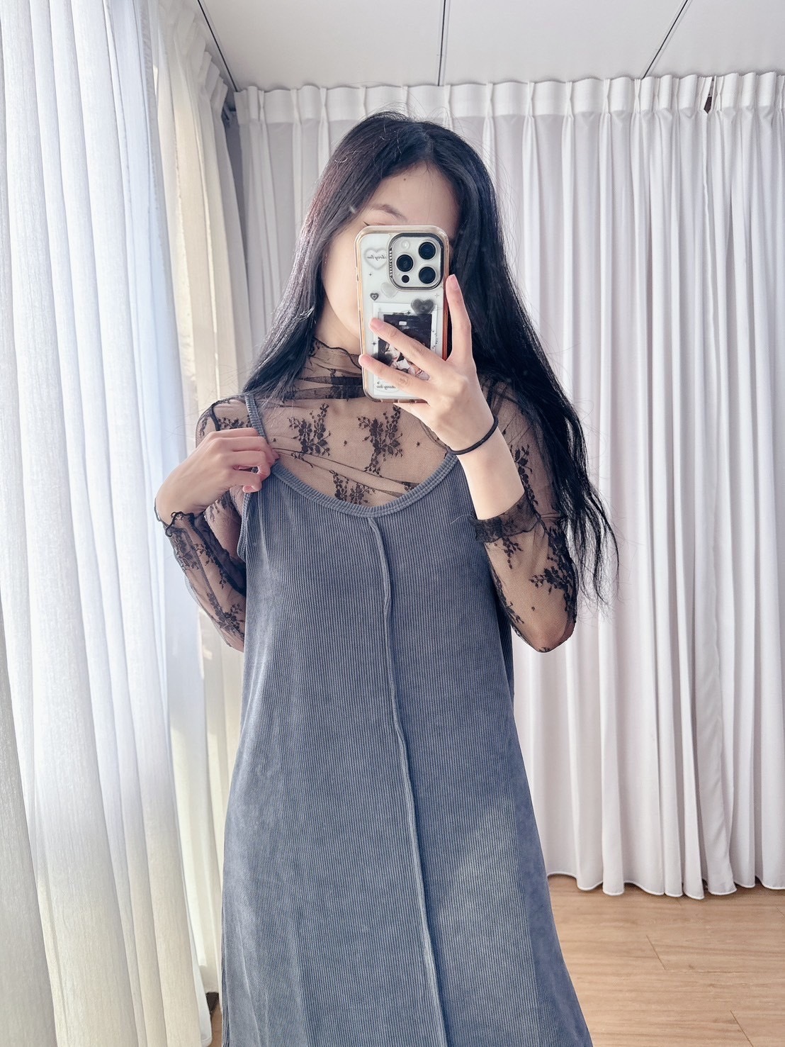 透膚花紋長袖衣