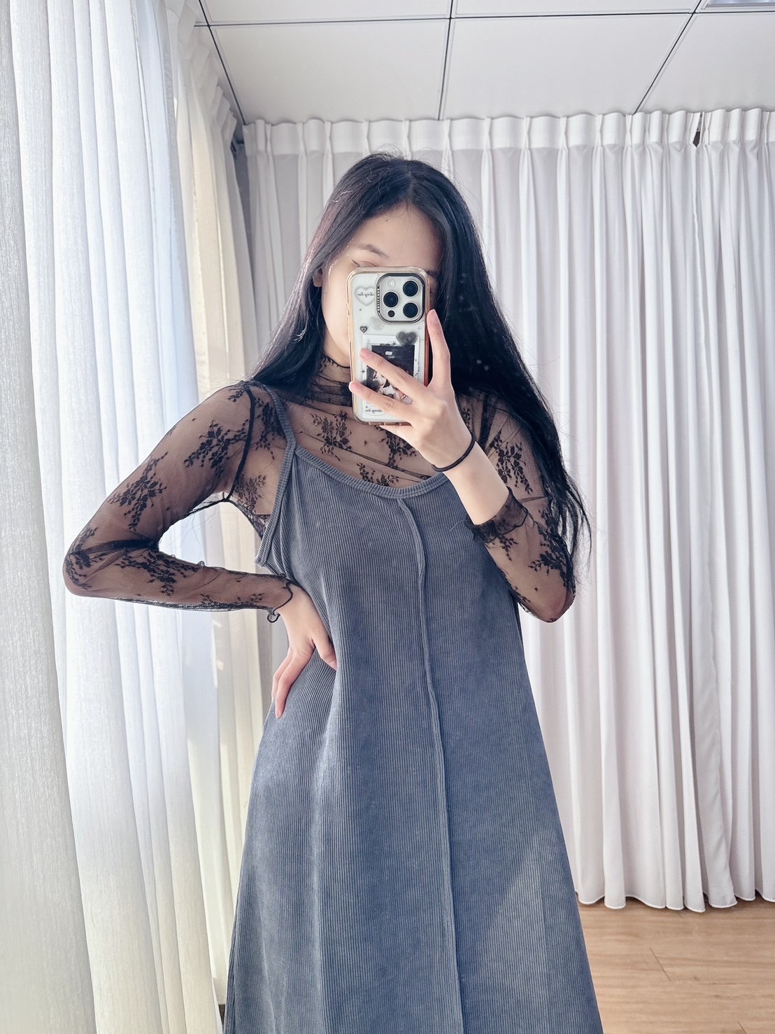 透膚花紋長袖衣