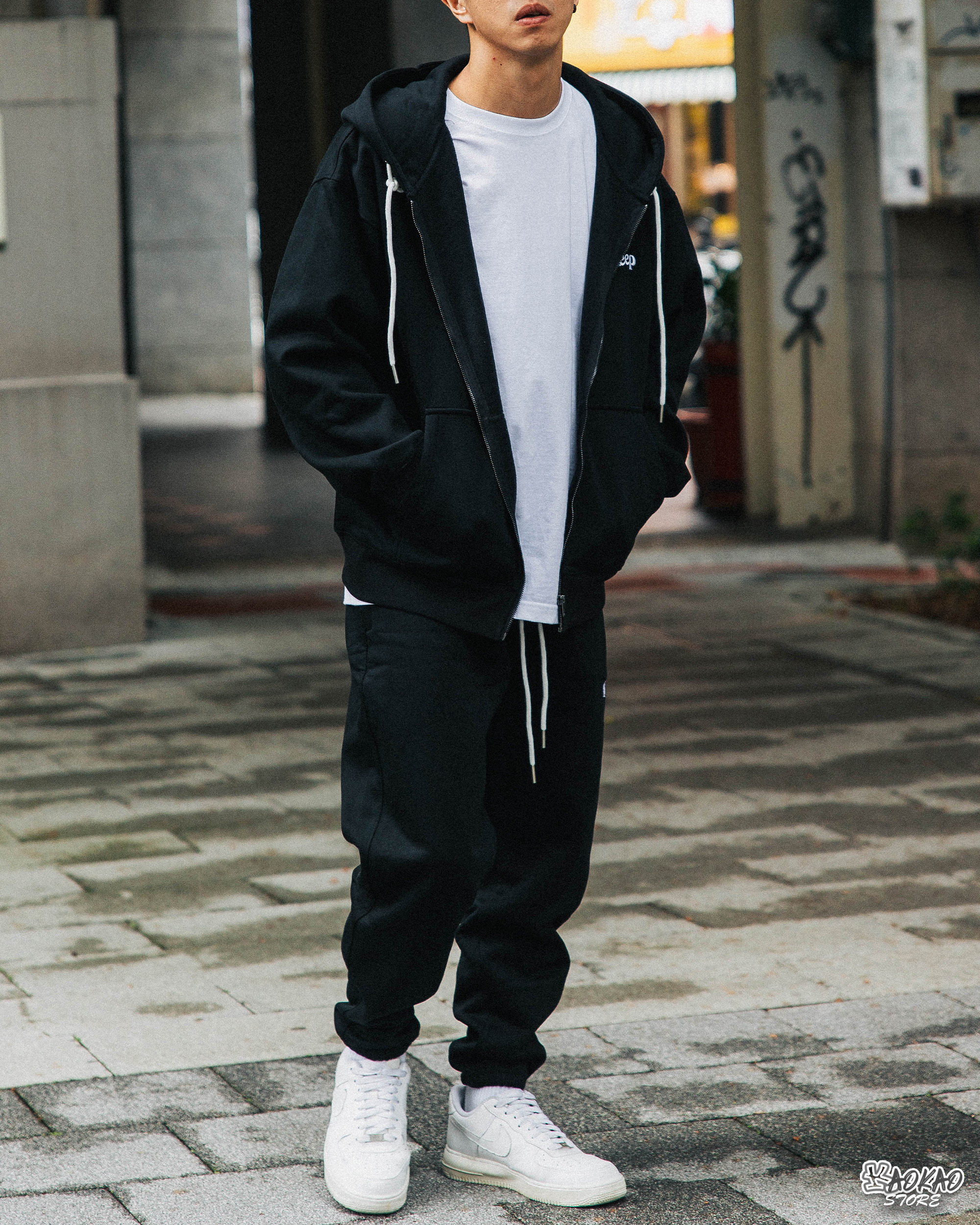#KEEP 秋冬套裝THE FAITH SWEATSUIT HOODIE PANTS 『黑色 刺繡 連帽外套』 『刷毛 抽繩 寬鬆版 重磅 縮口棉褲 長褲 運動套裝 棉長褲』【KS190】帽夾【KS189】
