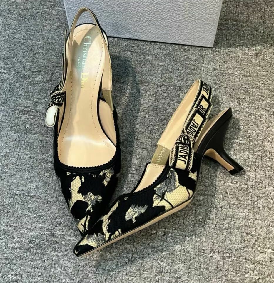 DIOR深色氣質優雅尖頭低跟鞋 -M