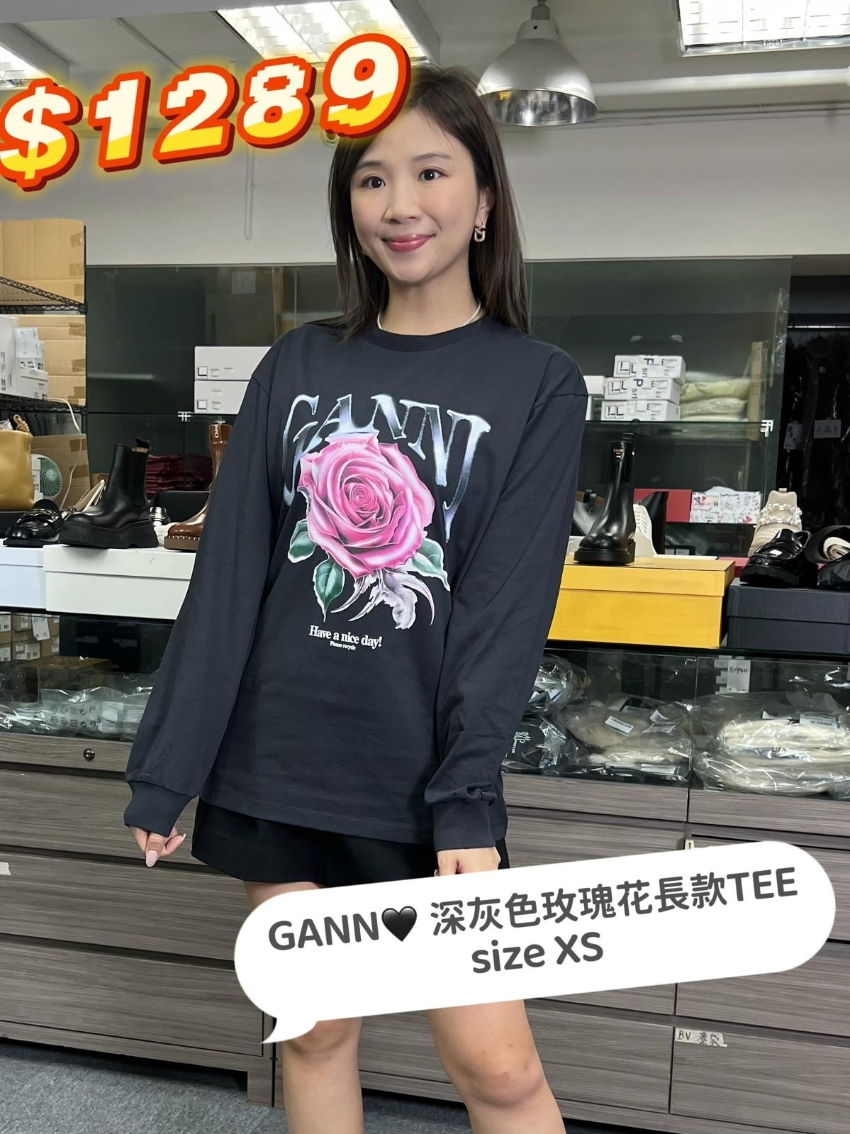 GANNI 黑色玫瑰花長款TEE -M