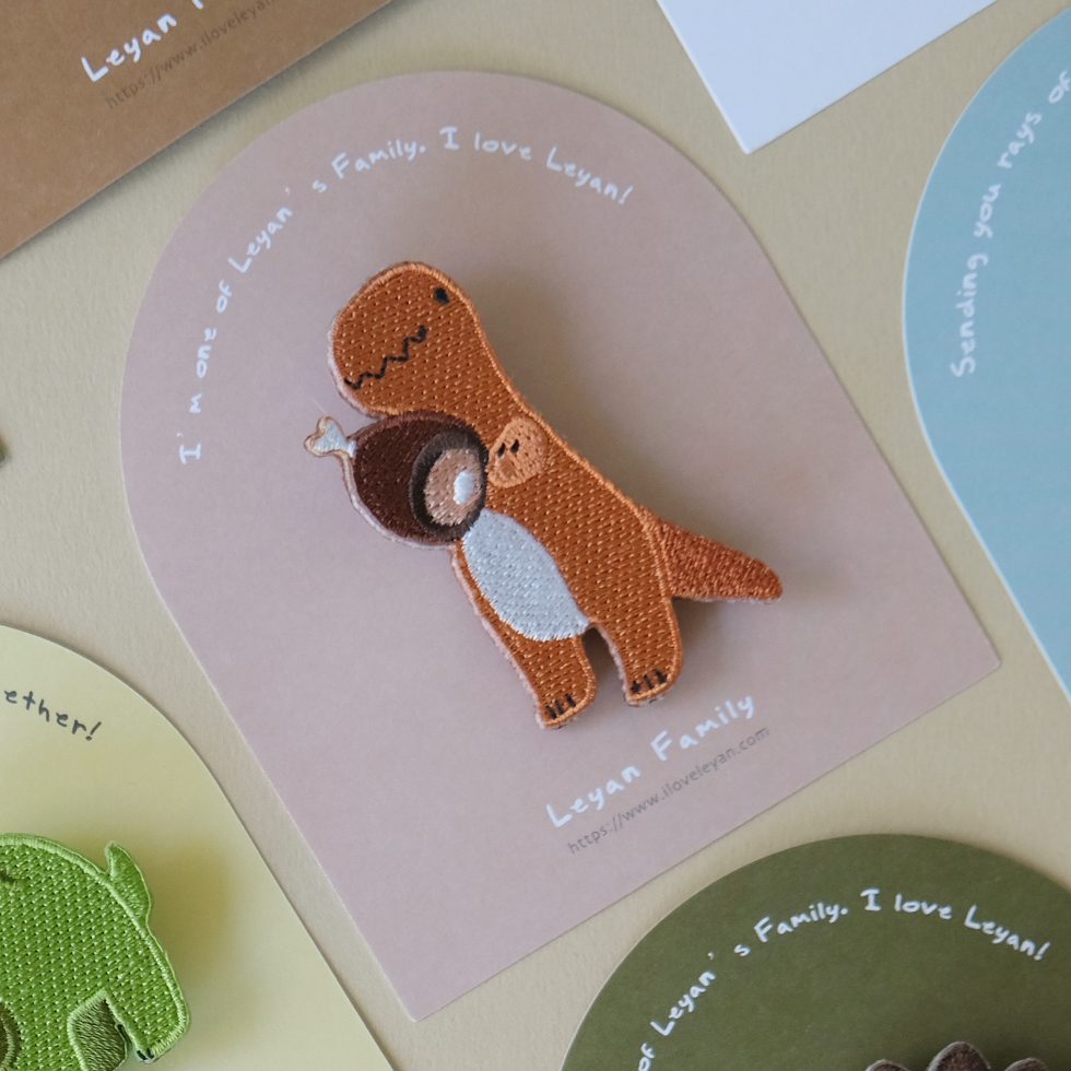 Dinosaur恐龍刺繡別針 / 愛吃肉的暴龍