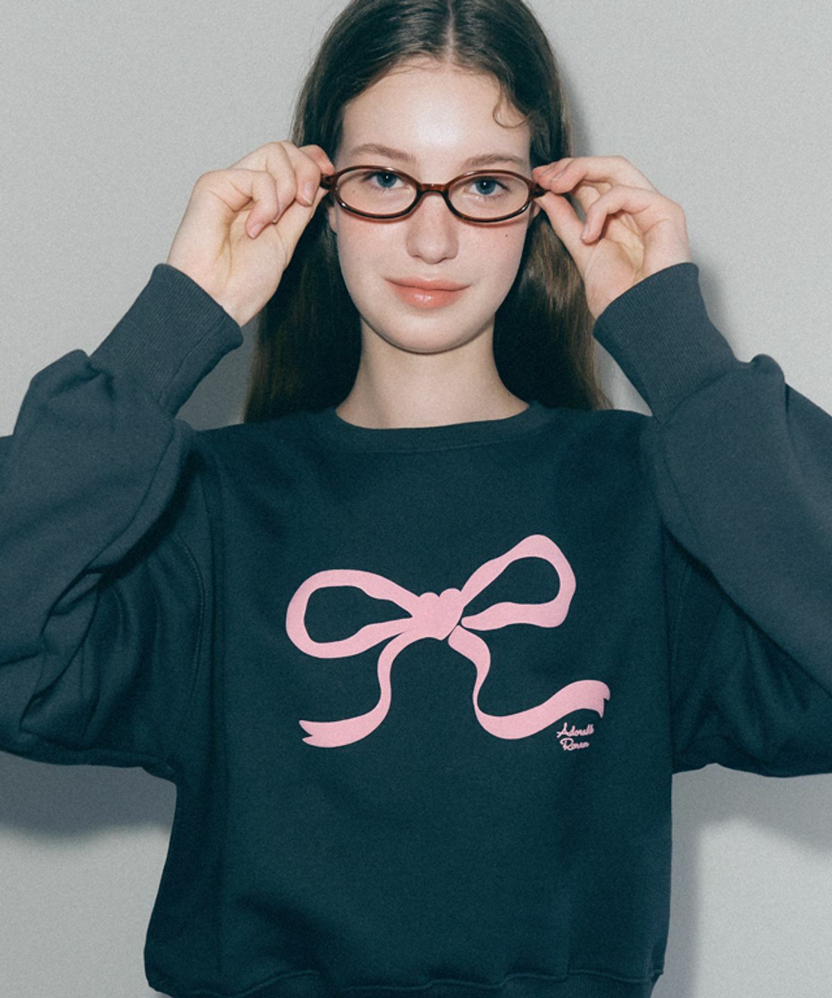 RONRON EMBO HEART RIBBON CROP SWEATSHIRTS