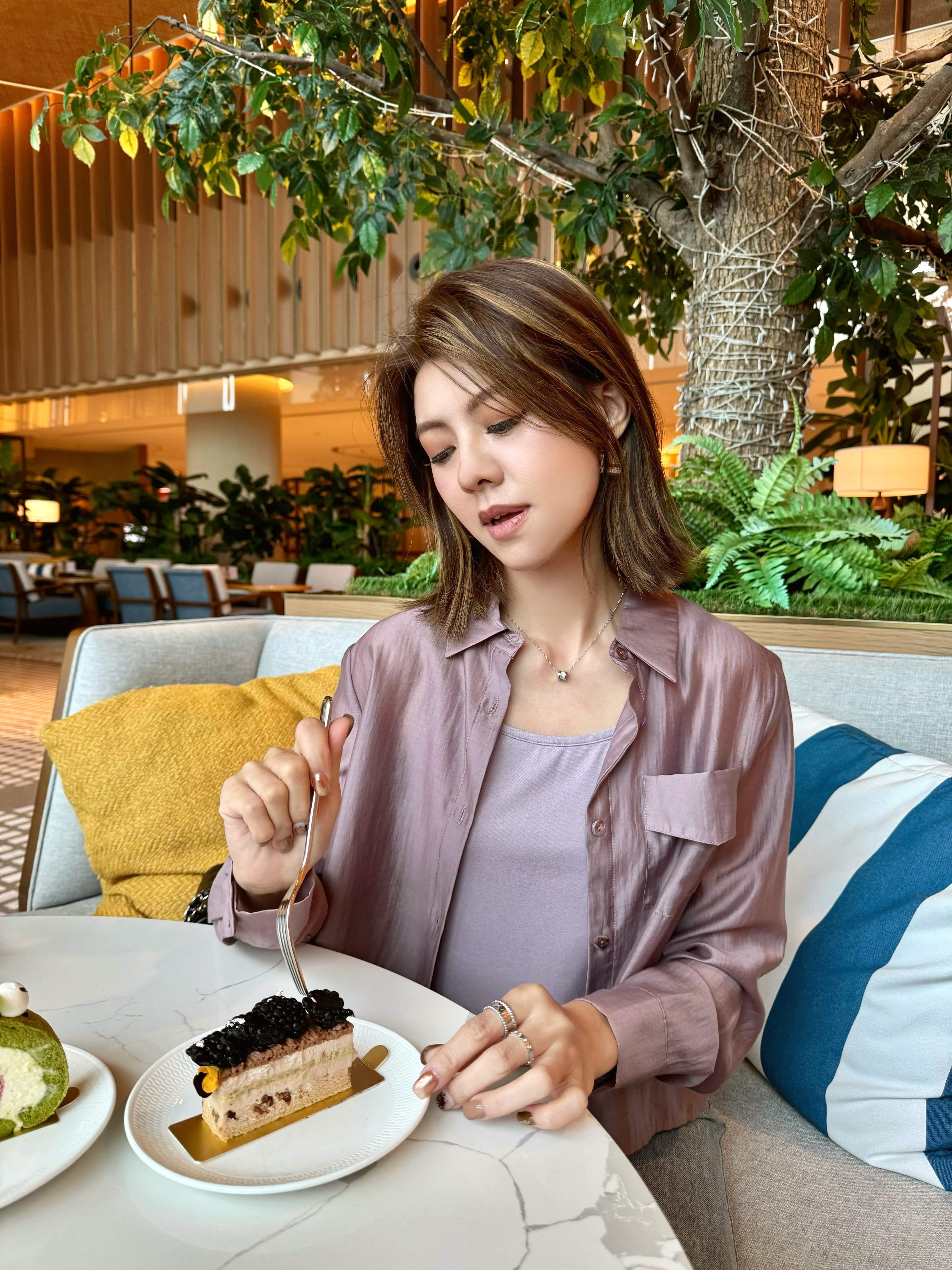 Tencel Silk-Blend Cropped Sheer Shirt With Tank Top_SH249L08