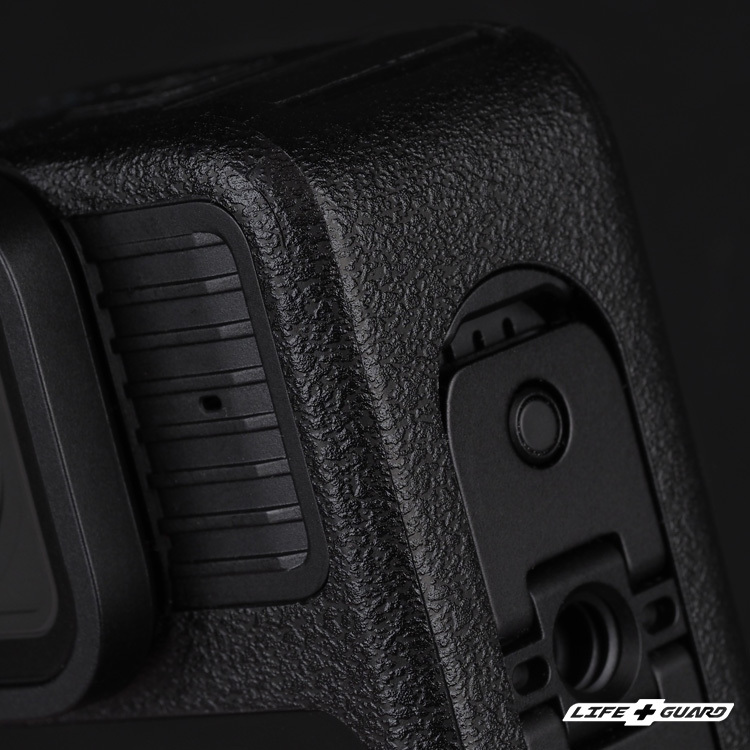 藍色砂紋貼膜質感，LIFE+GUARD 設計風格