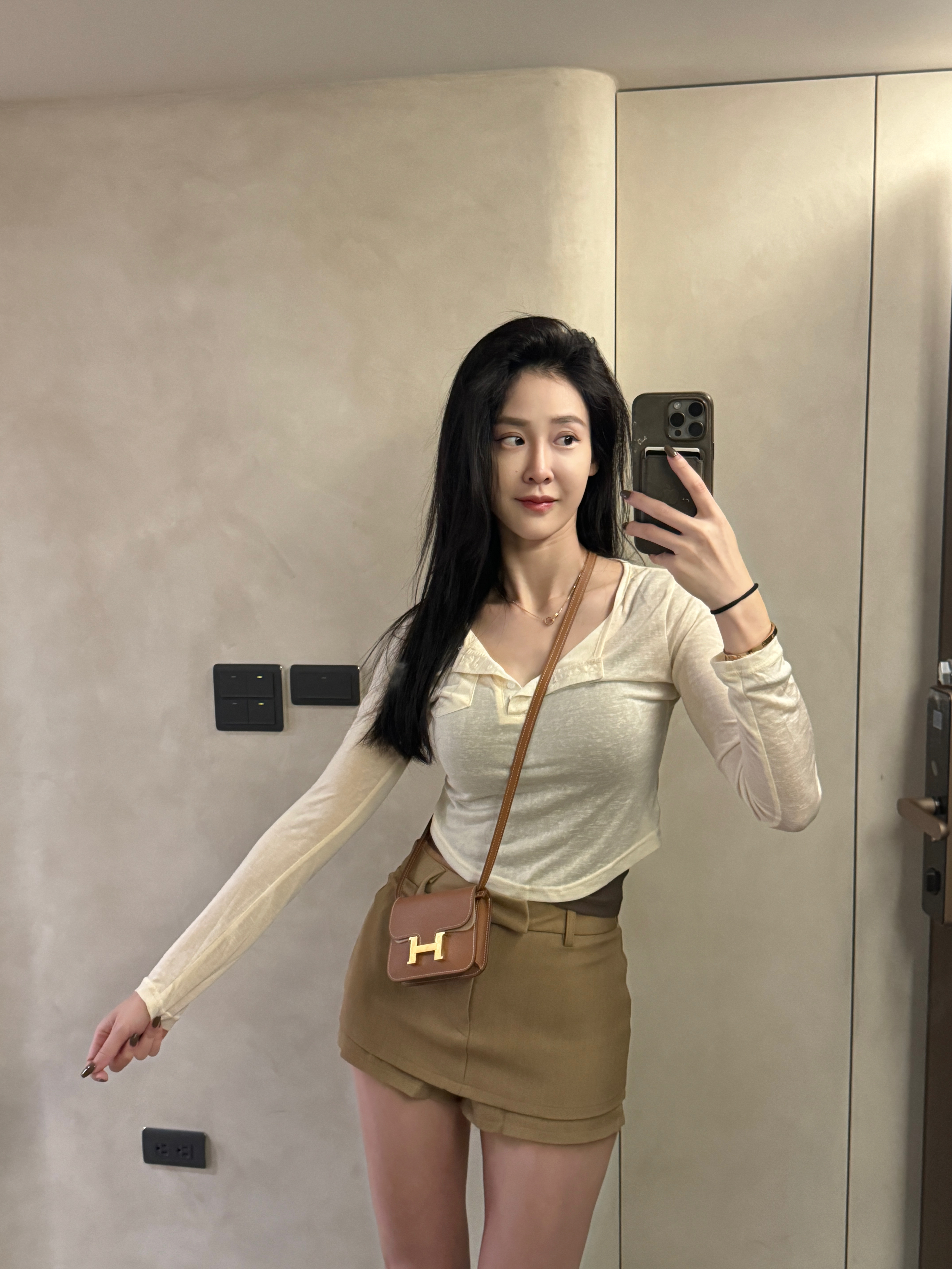 輕透感百搭長袖上衣 & 假兩件褲裙 版型超好看.