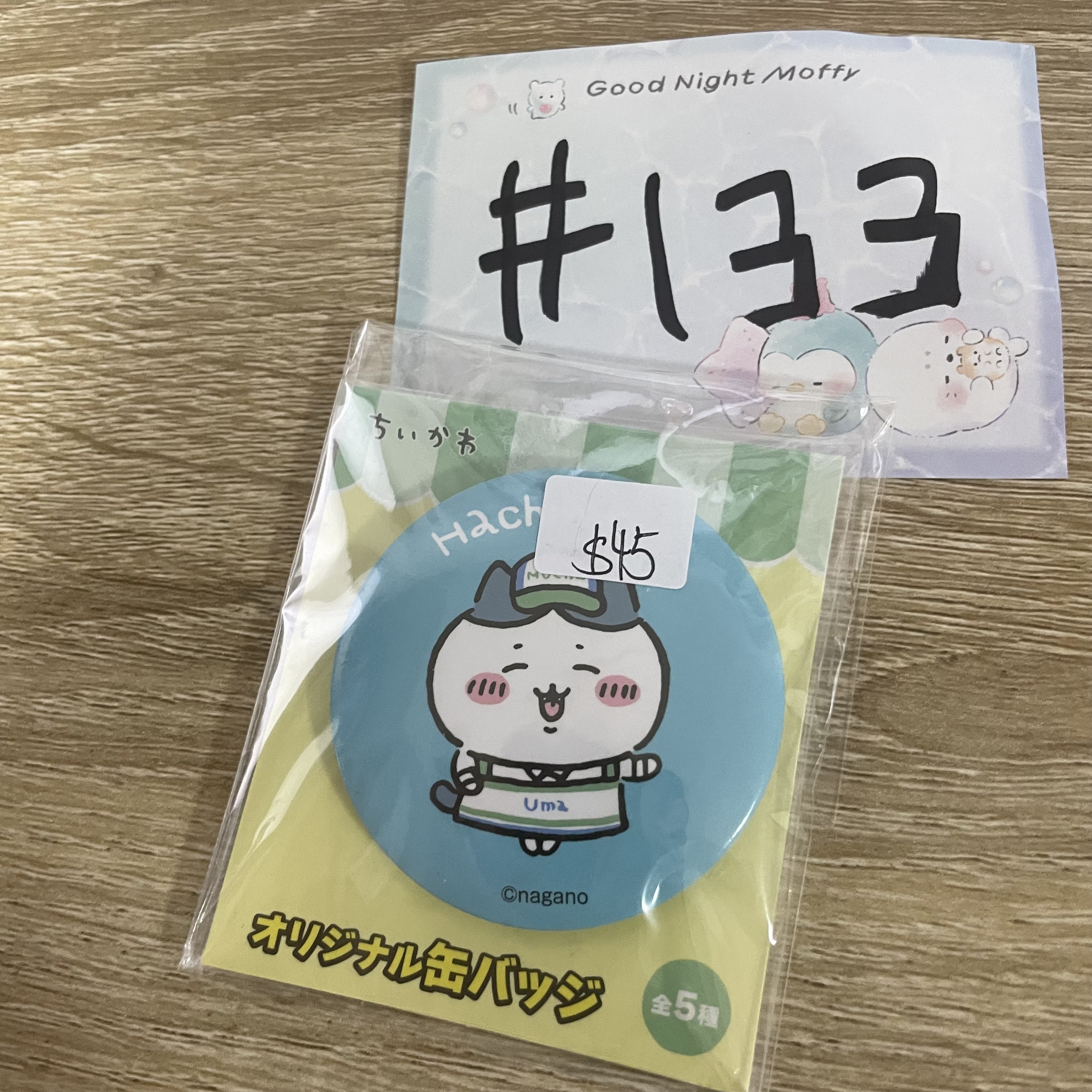 CHIIKAWA 八字貓 襟章#133