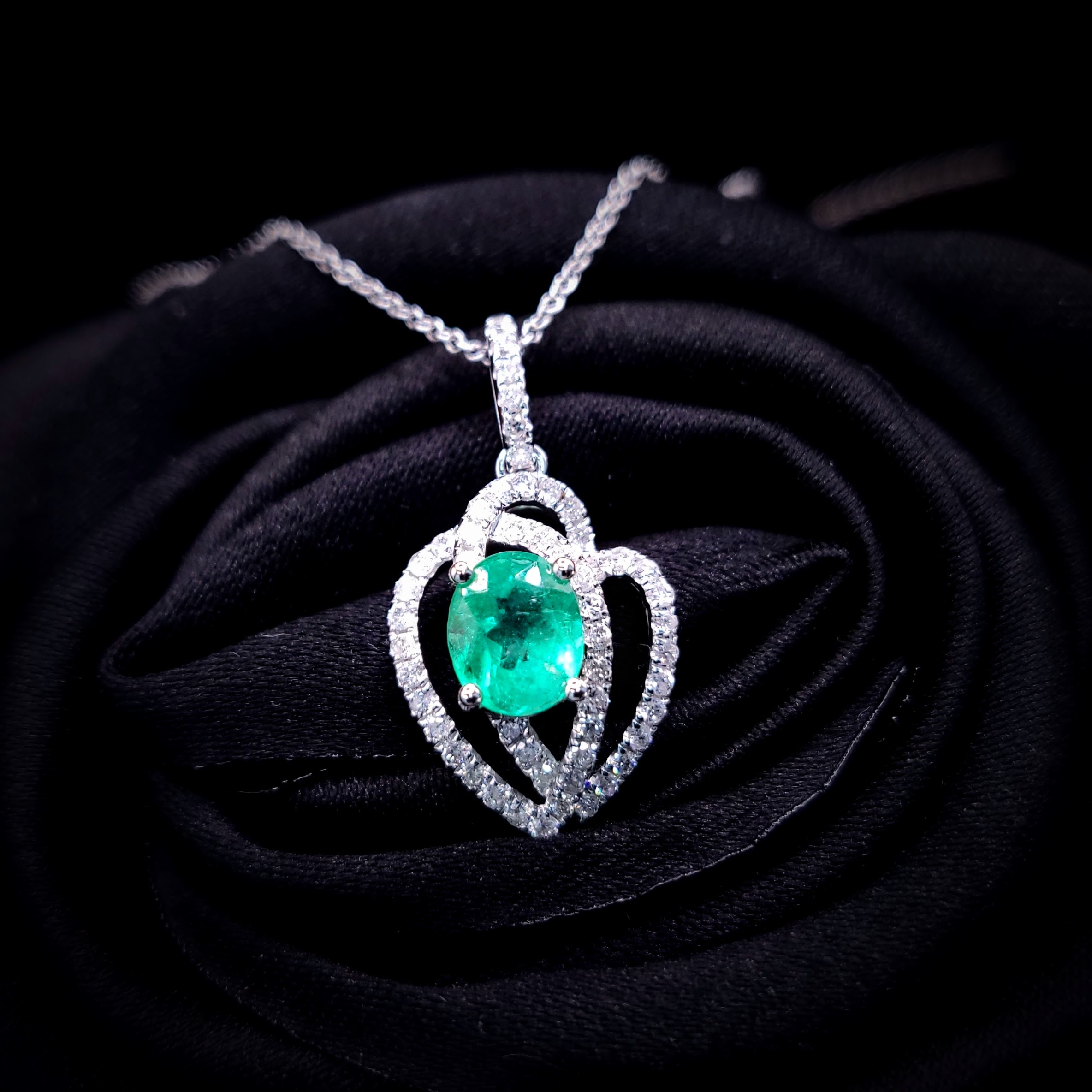 18K White Gold 0.72ct Emerald and Diamond Pendant