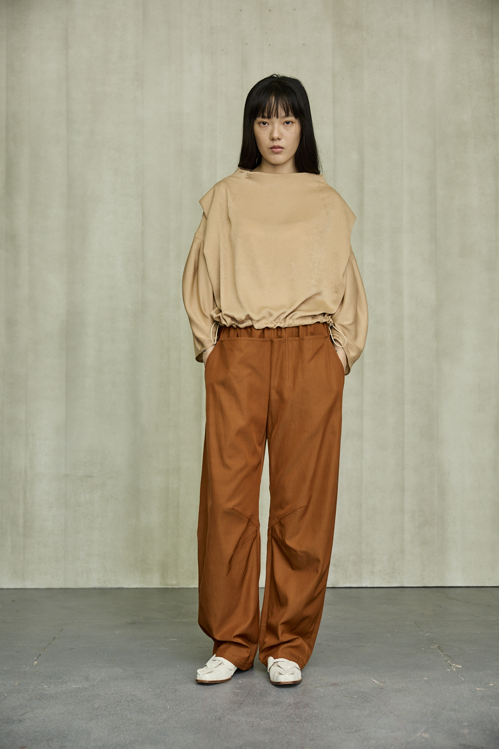 船型領落肩袖設計上衣