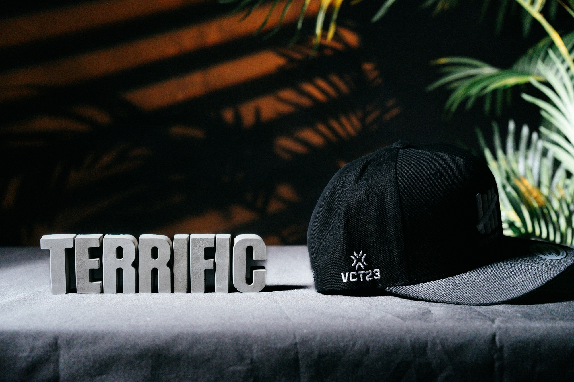 Undefeated帽子 VCT 23 聯名款 黑底白字 棒球帽 Undefeated 可調式 全新