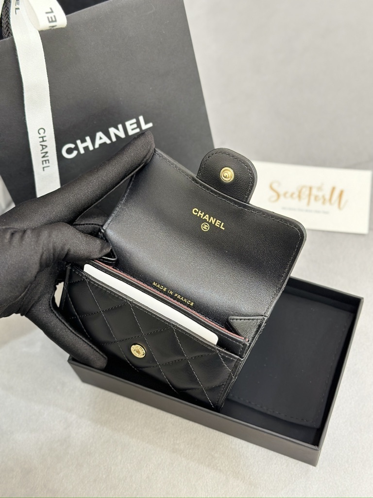 CHANEL Classic Flap Cardholder AP0214