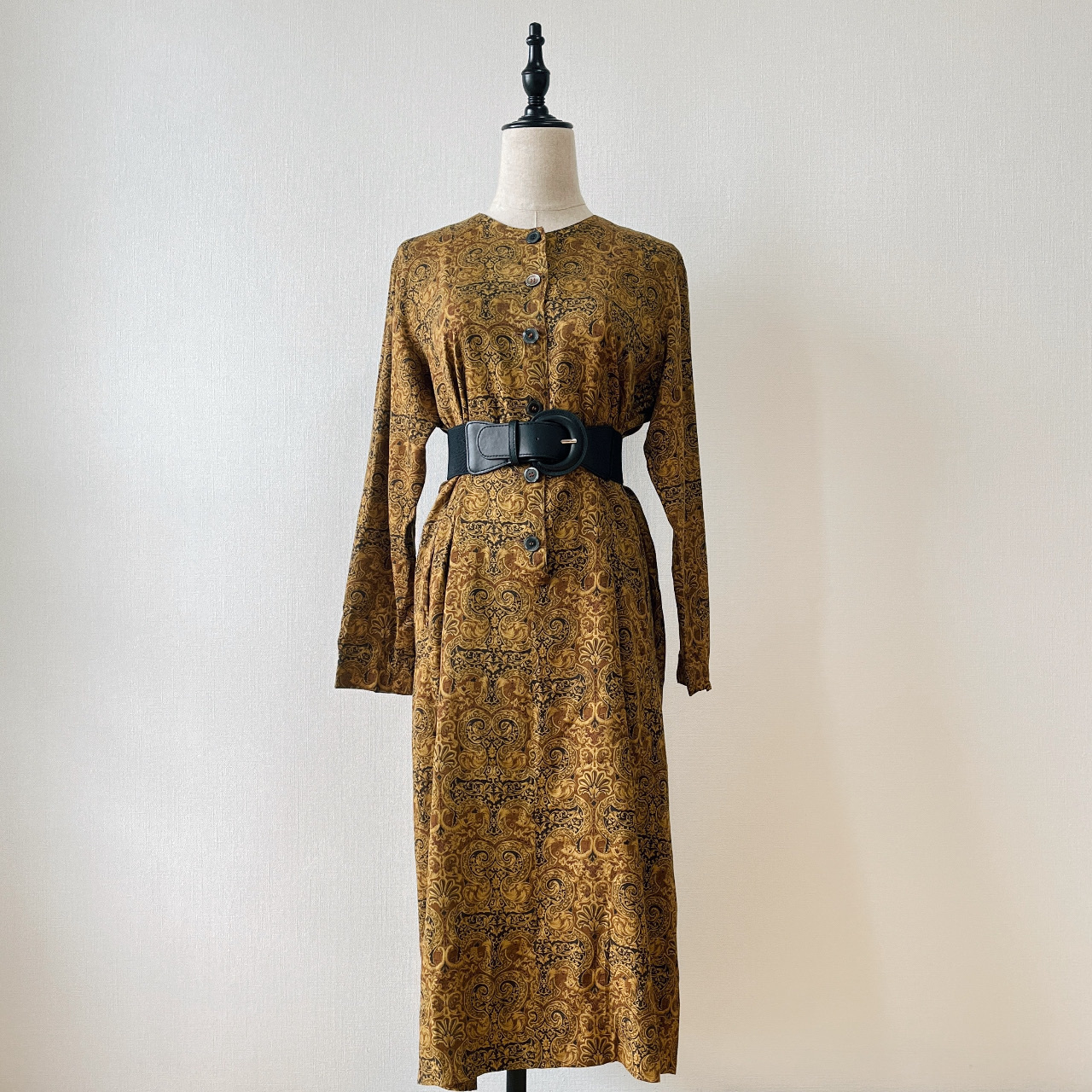 泥黃色巴洛克風直筒古着連身裙