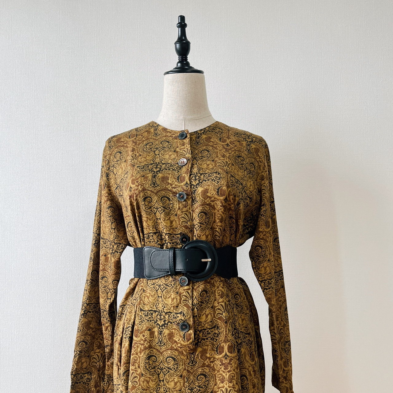 泥黃色巴洛克風直筒古着連身裙