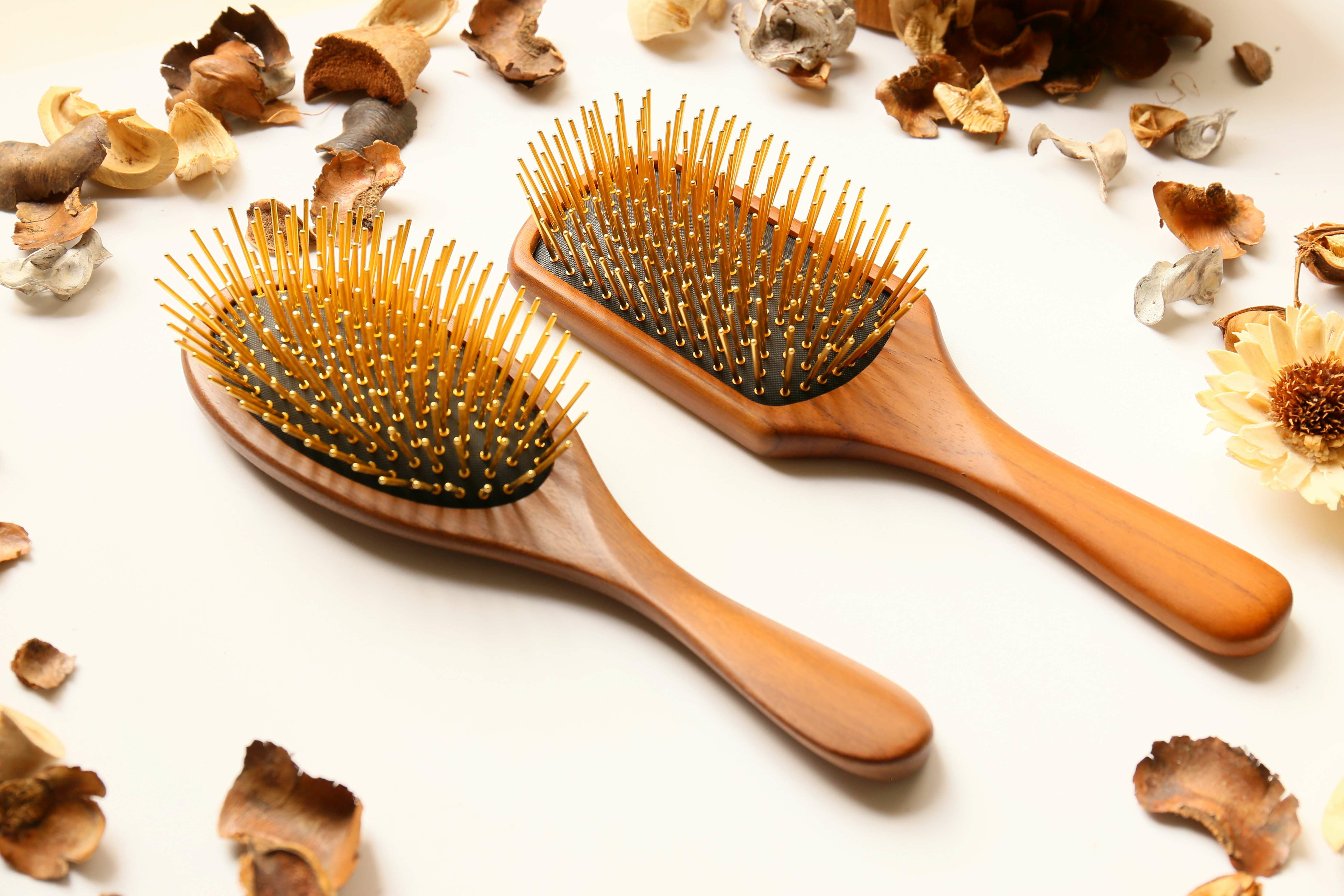 【小原木梳】 緬甸柚木/北美胡桃木  梣木  曲面遠紅外線黃金梳 -溫柔對待頭皮的每一天(最佳按摩梳)