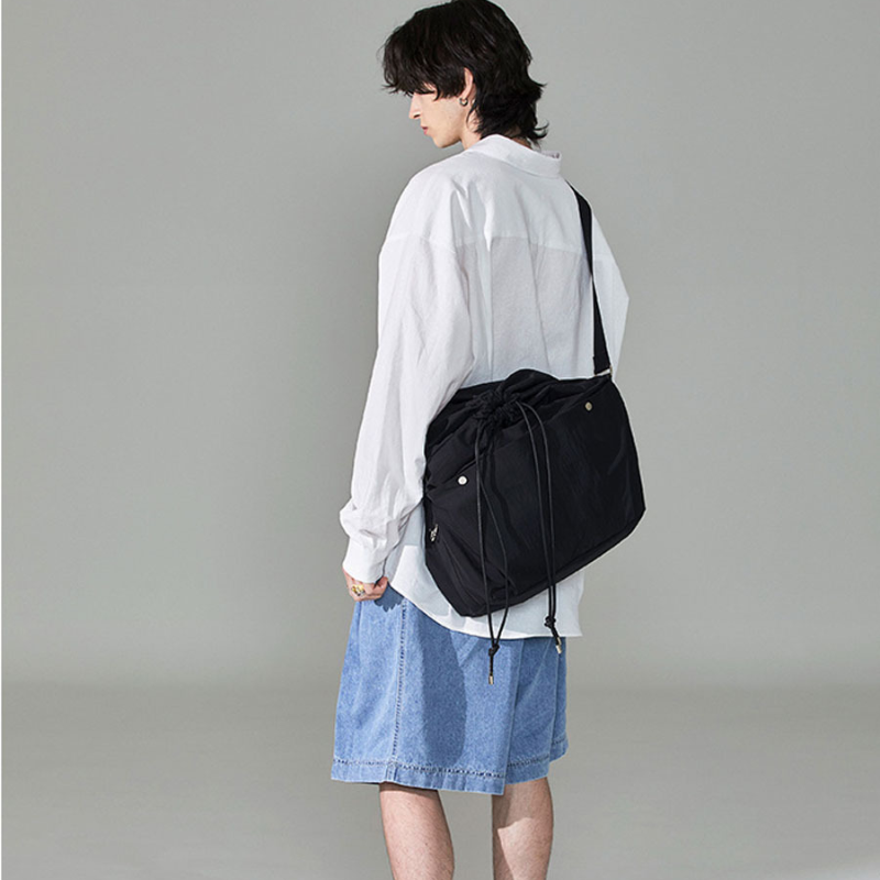 Piccoloo│雙口袋抽繩側背包