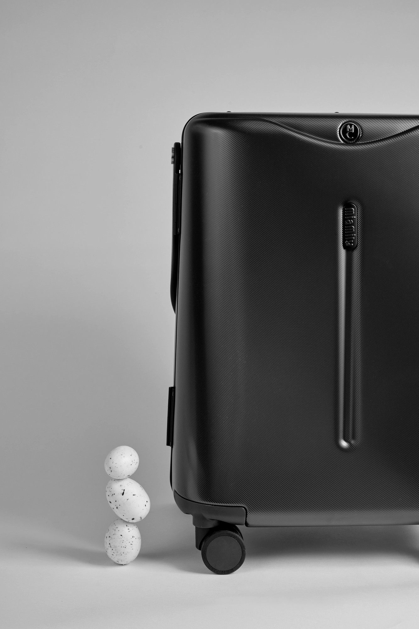 MiaMily 18" Carry On Luggage - Midnight Black