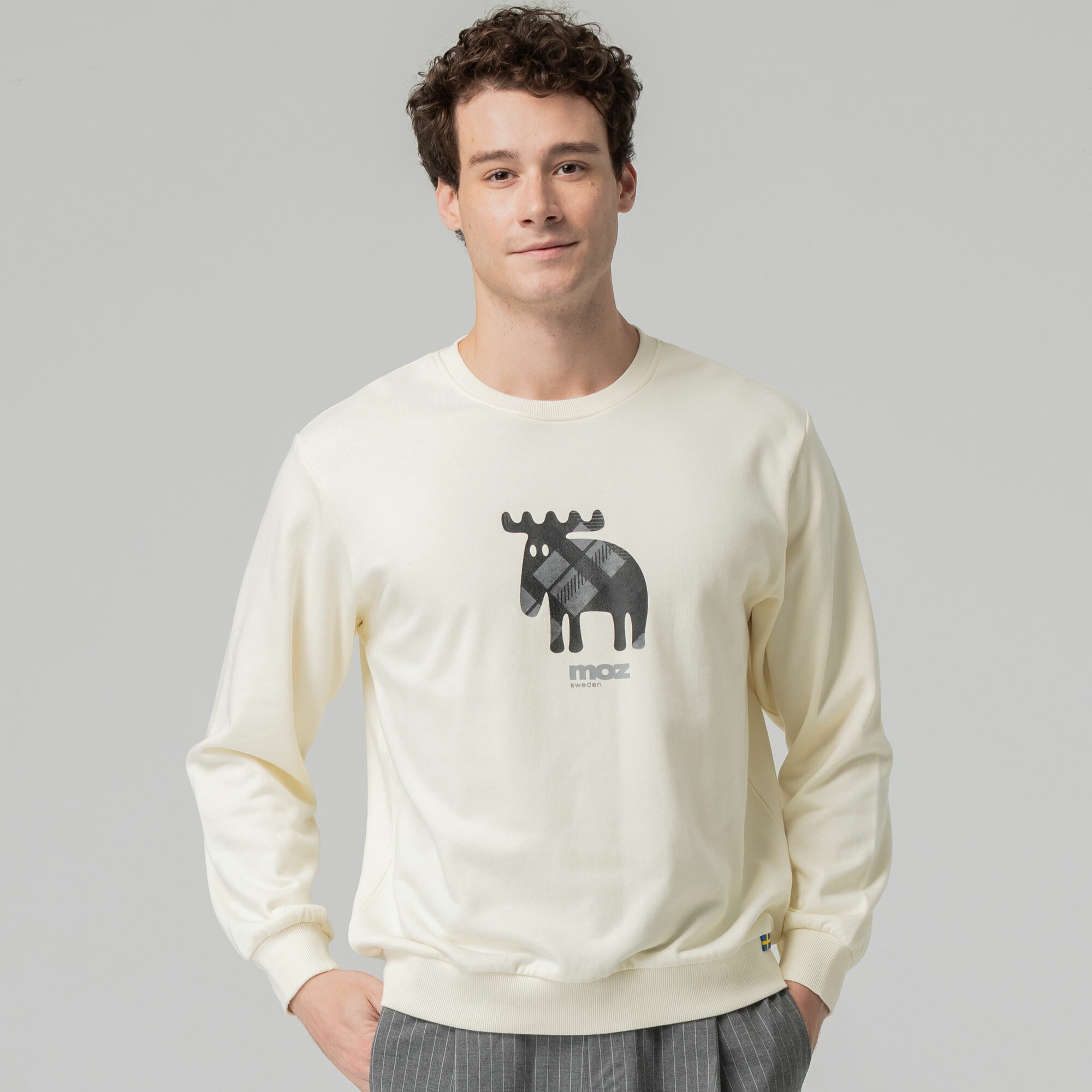 moz瑞典 格紋駝鹿 100%純棉 大學T-奶油白(亞洲版) 男款