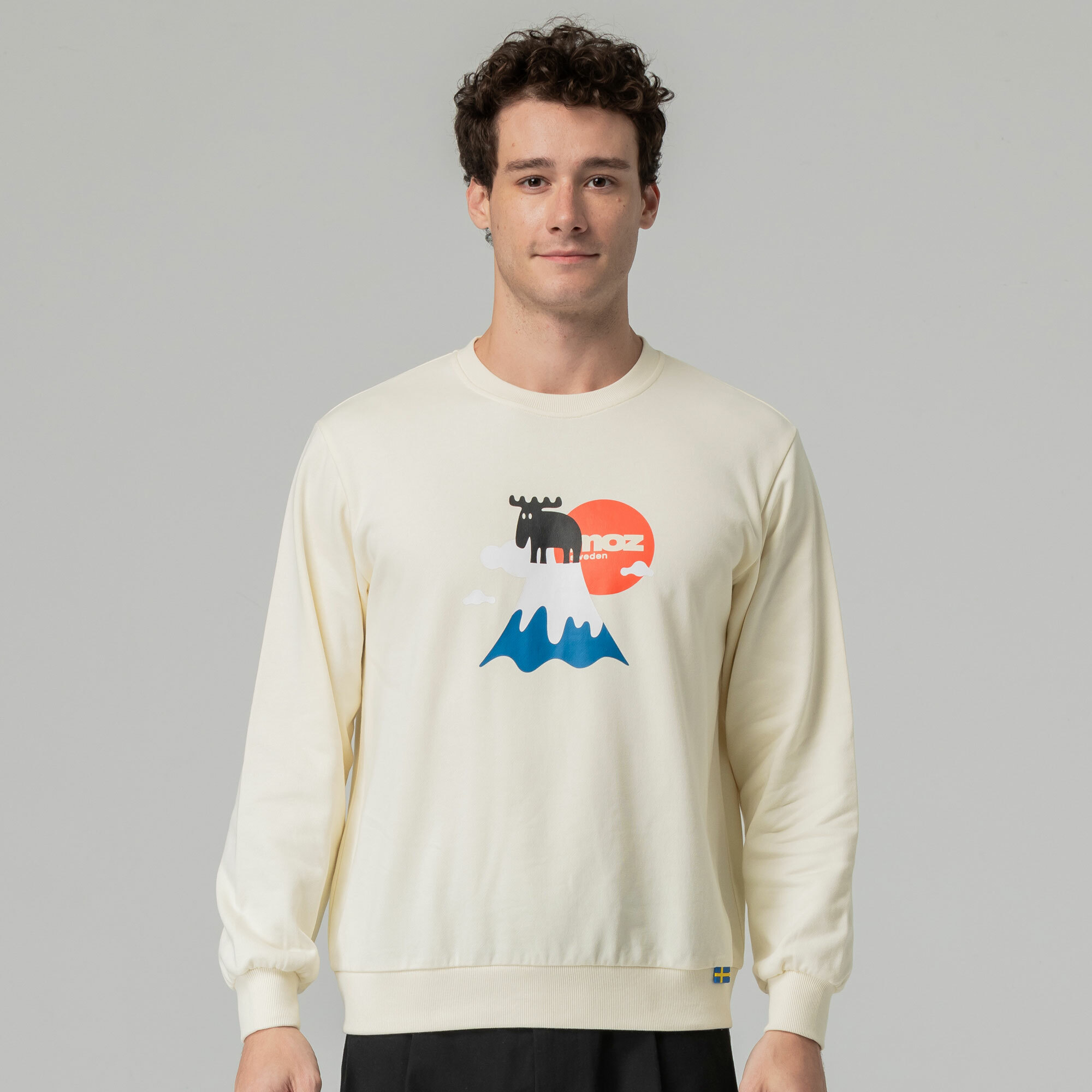 moz瑞典 富士山駝鹿 100%純棉 大學T-奶油白(亞洲版) 男款