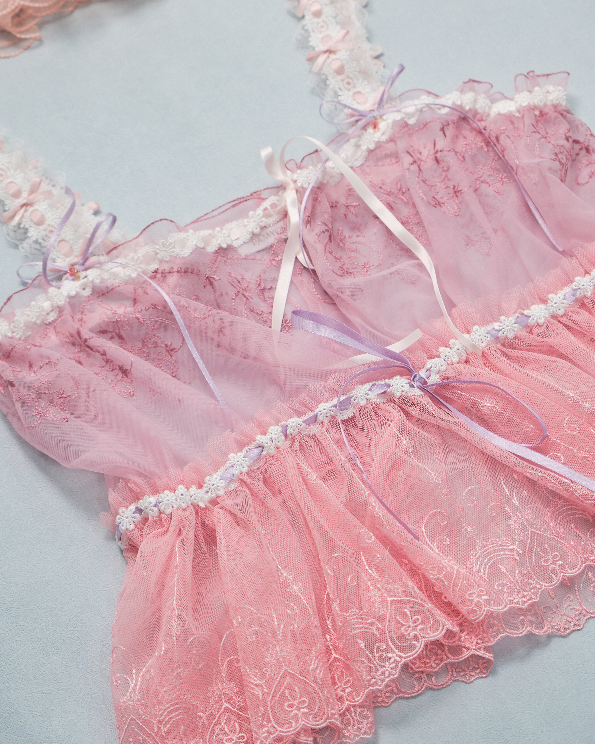 11294 Suitable For All Seasons Classic Laced Top