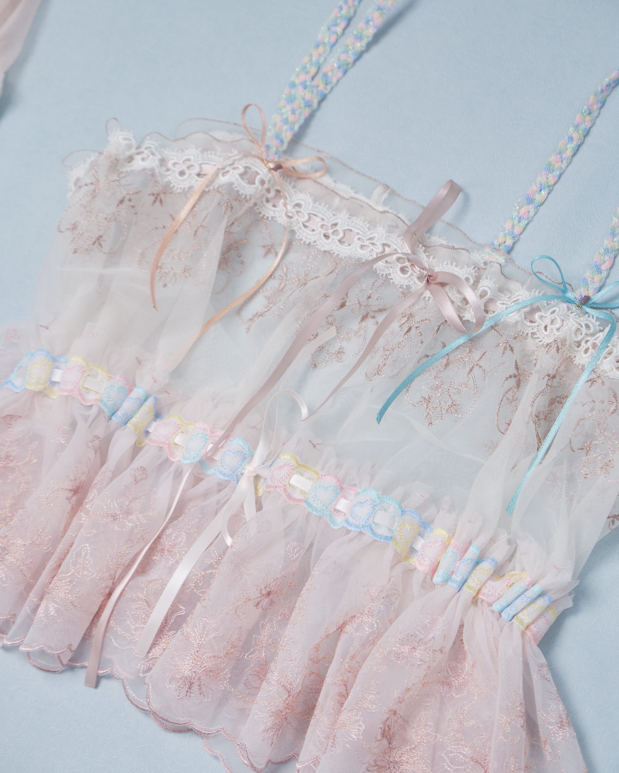 11296 Suitable For All Seasons Classic Laced Top