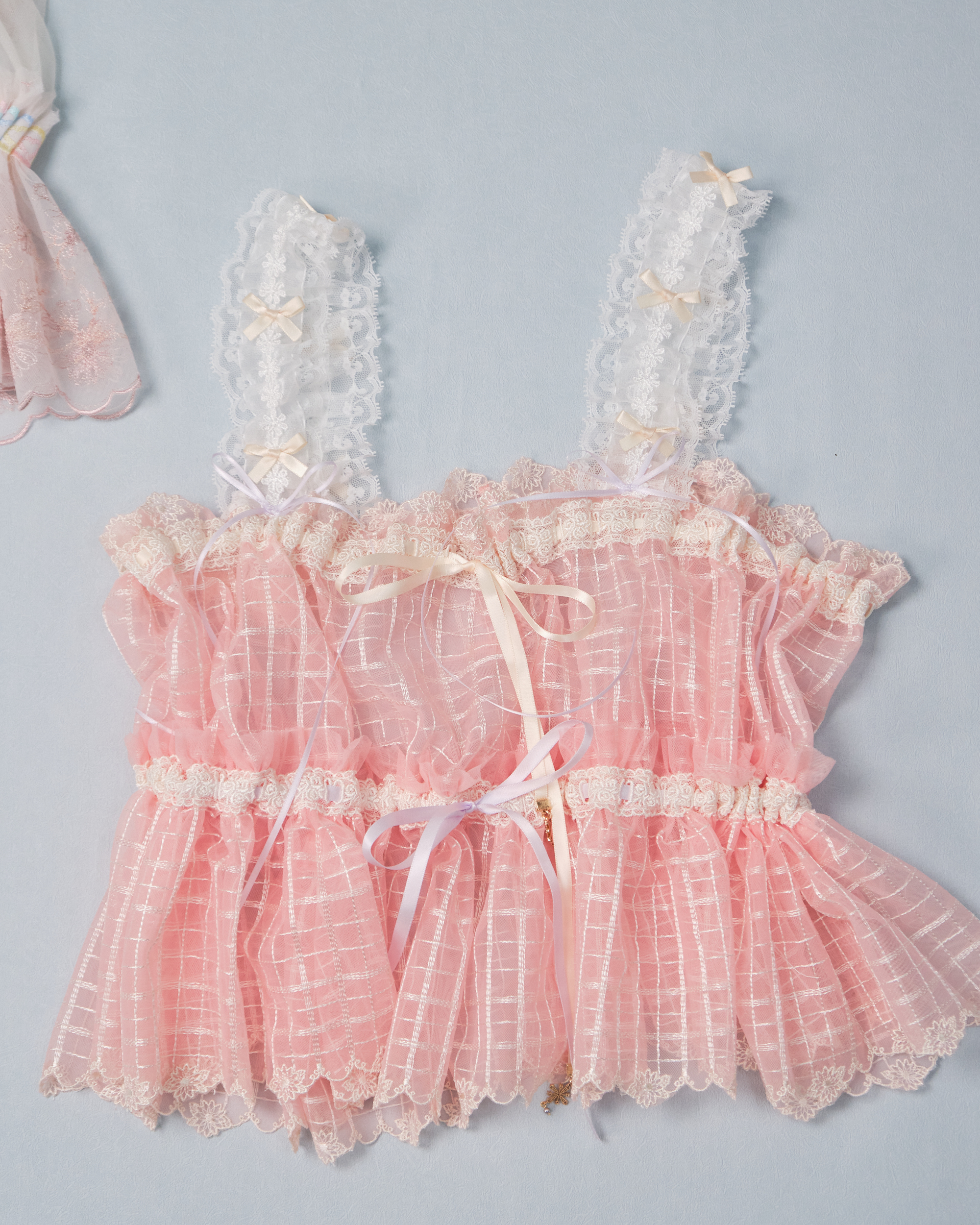 11297 Suitable For All Seasons Classic Laced Top