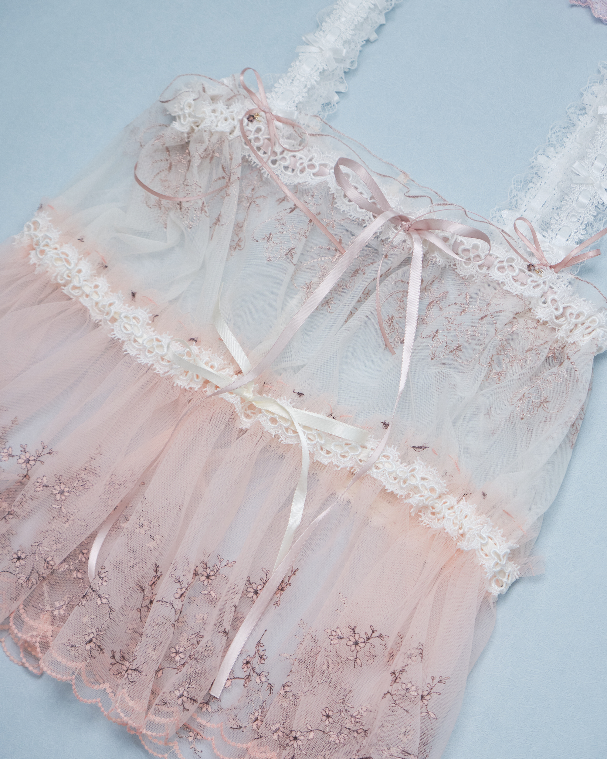 11298 Suitable For All Seasons Classic Laced Top