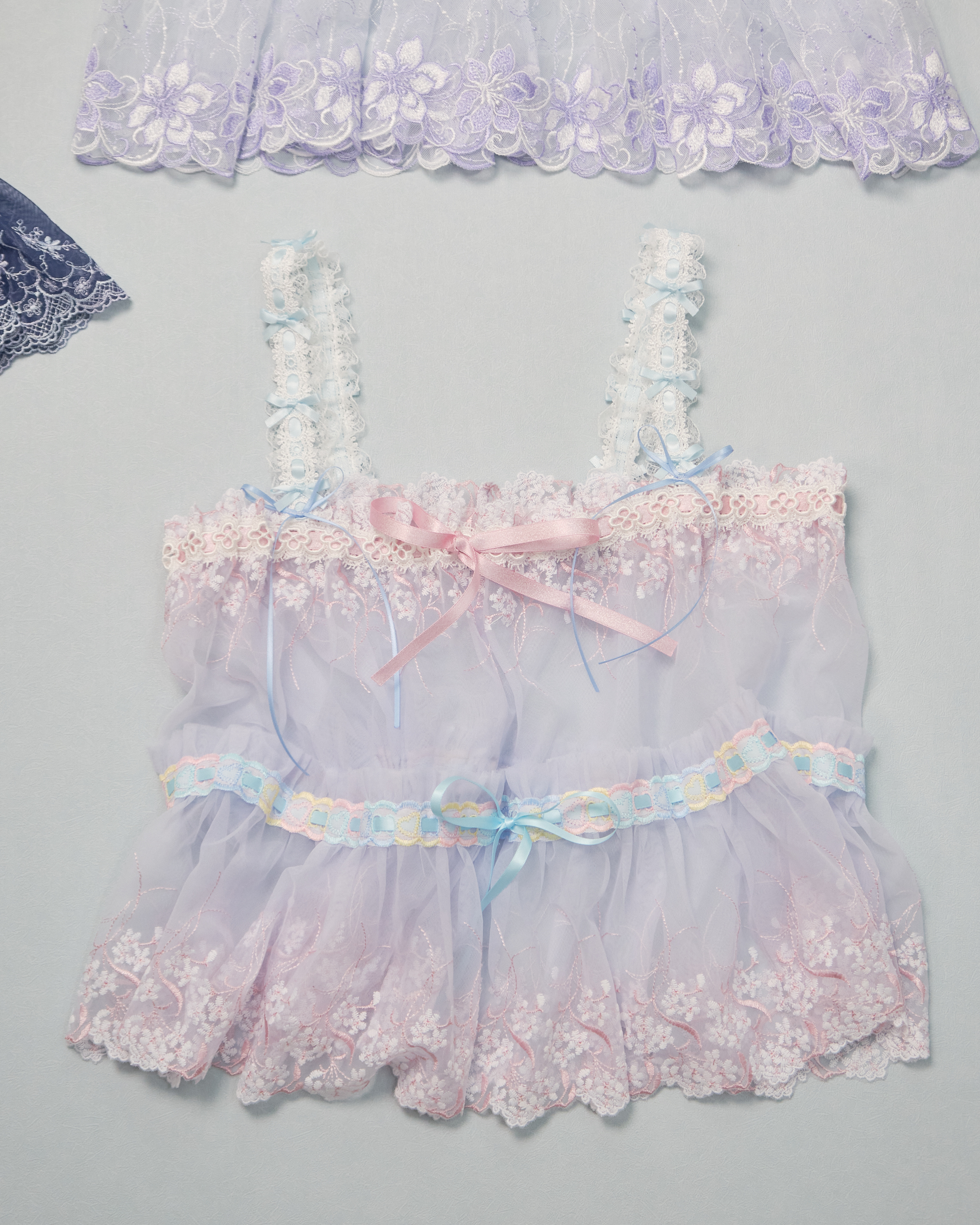 11305 Suitable For All Seasons Classic Laced Top