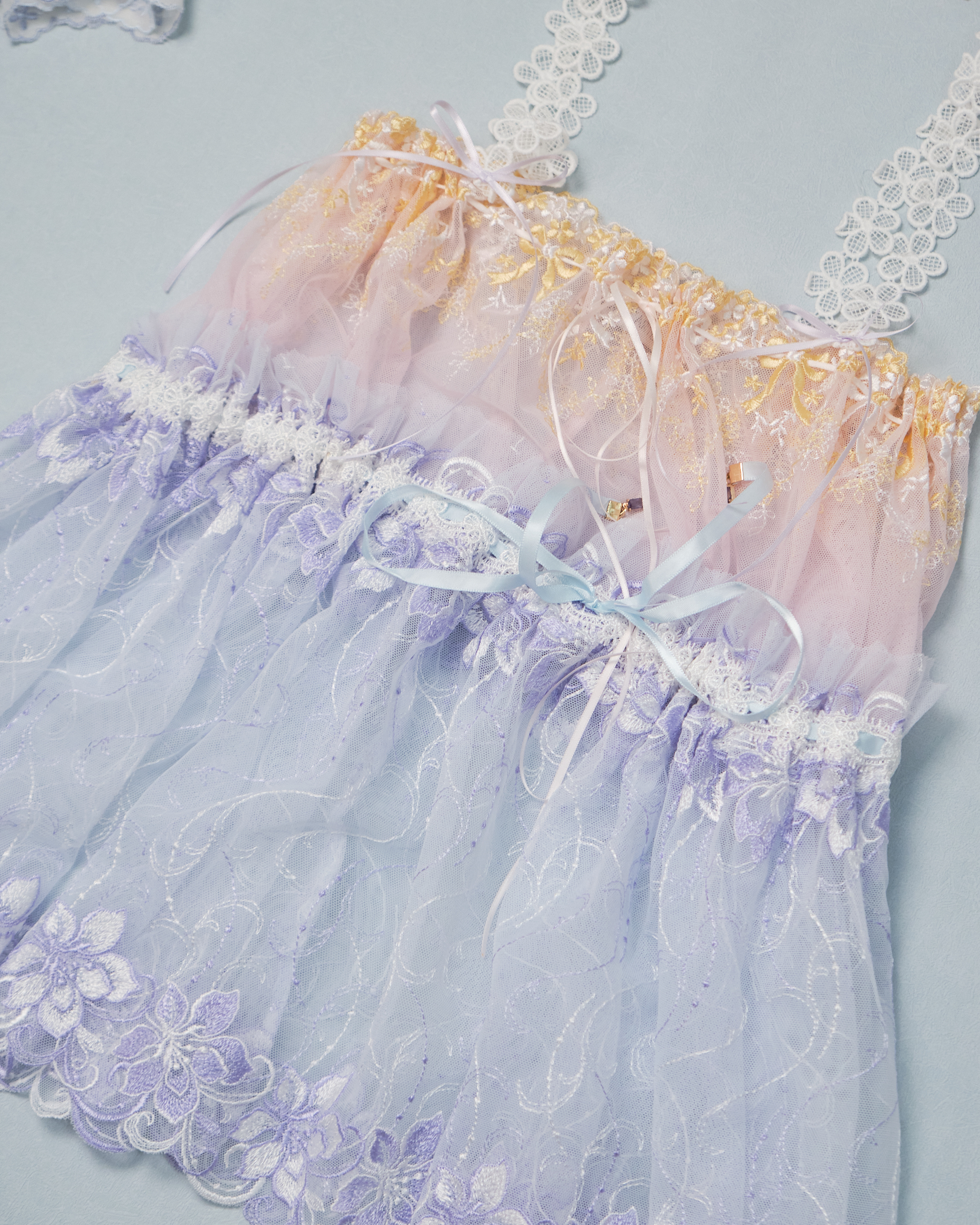 11302 Suitable For All Seasons Classic Laced Top