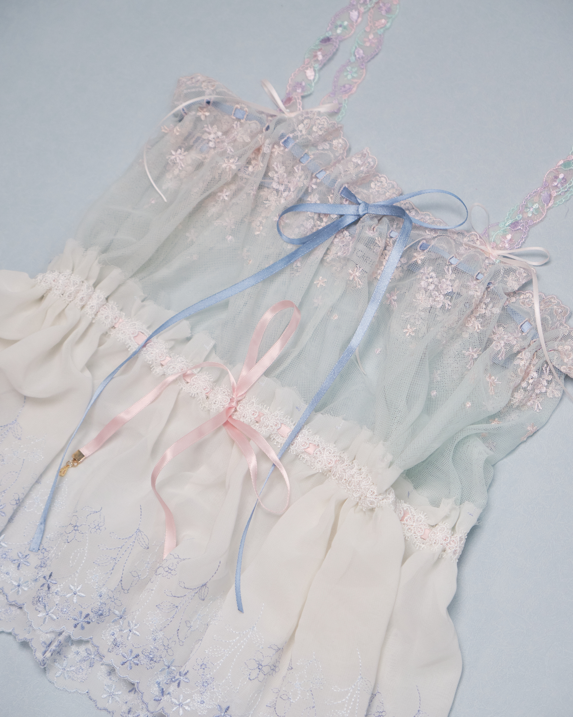 11304 Suitable For All Seasons Classic Laced Top