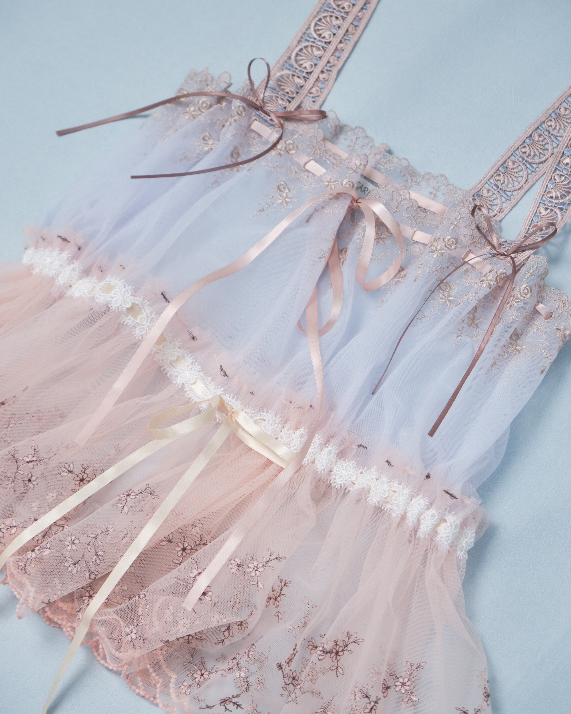 11303 Suitable For All Seasons Classic Laced Top