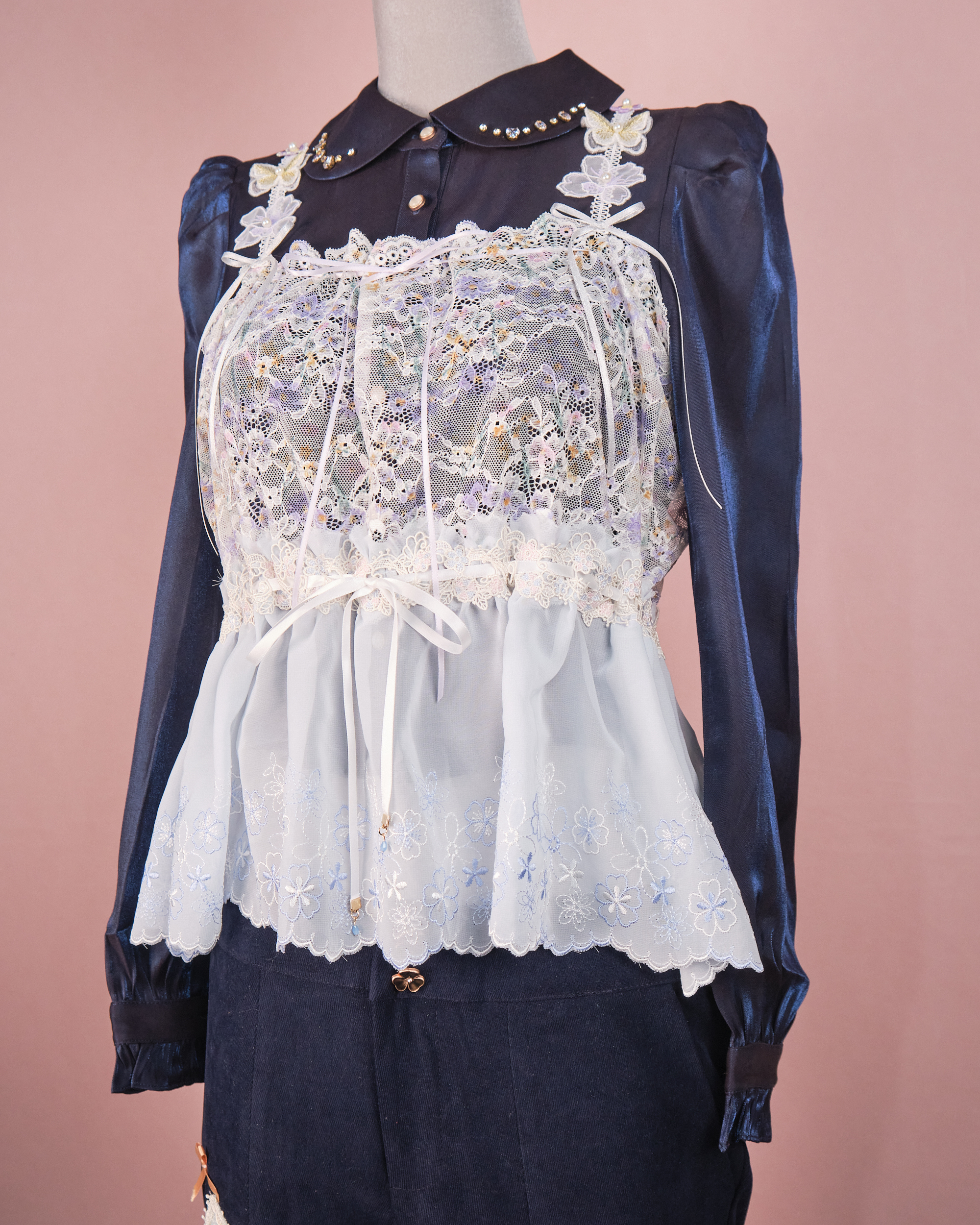 11306 Suitable For All Seasons Classic Laced Top(Lace Flower Shoulder Strap)
