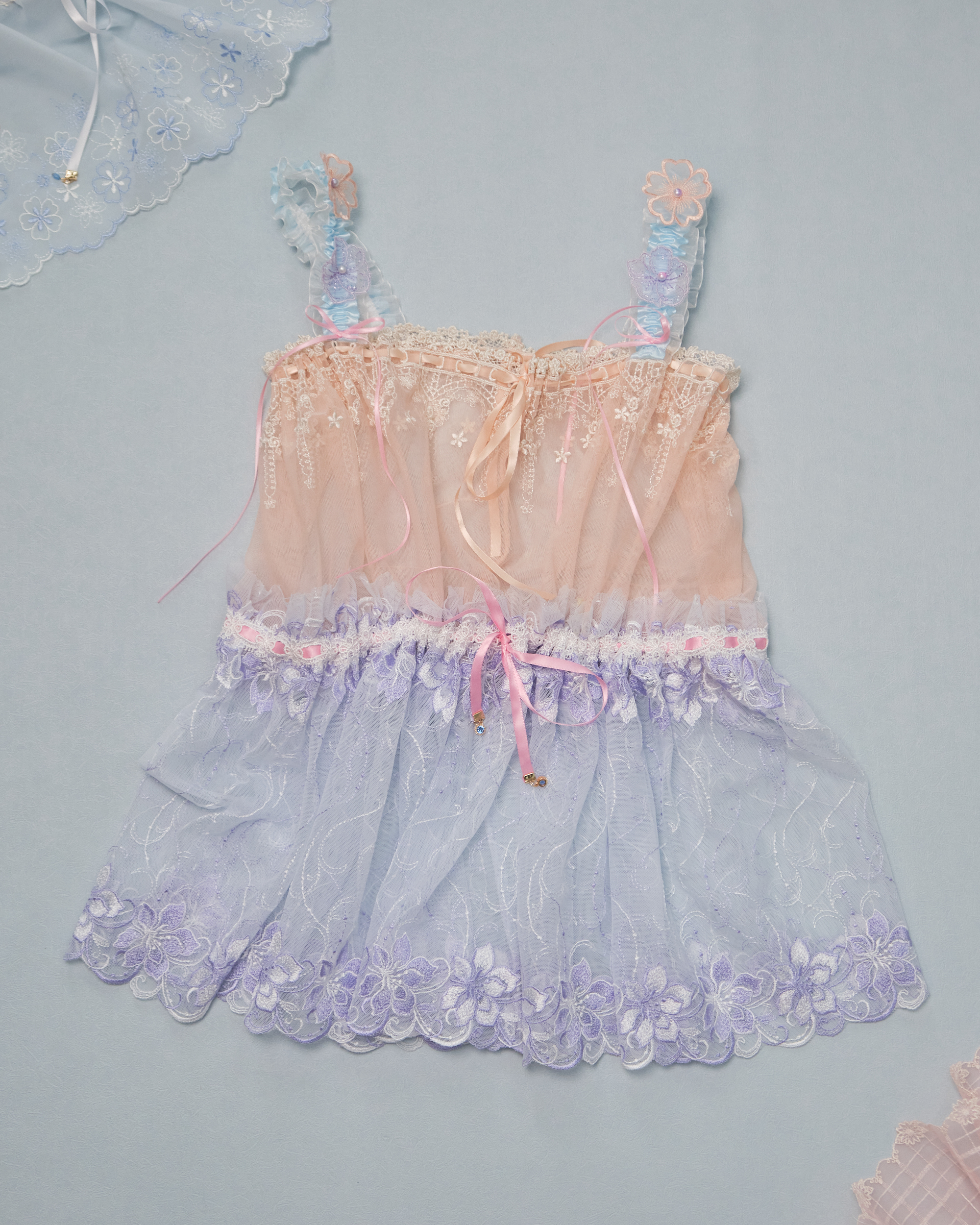 11309 Suitable For All Seasons Classic Laced Top(Lace Flower Shoulder Strap)