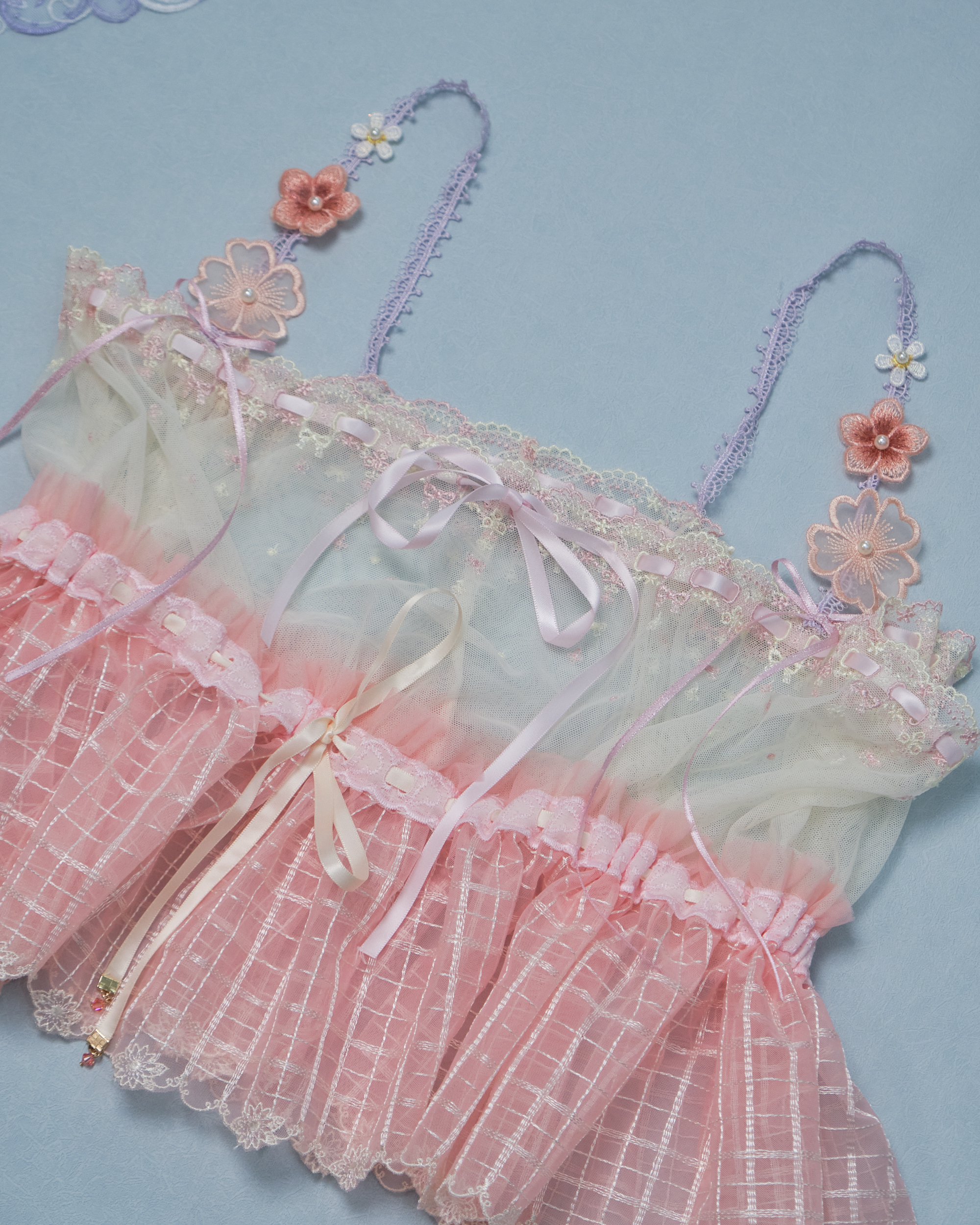 11310 Suitable For All Seasons Classic Laced Top(Lace Flower Shoulder Strap)