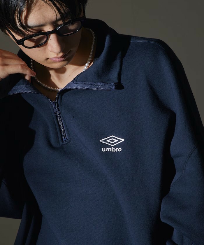 "代購" UMBRO 刺繡 半開襟 大學踢