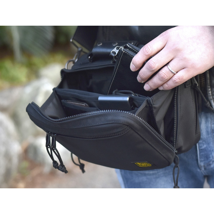 VanNuys E266 Shoulder Bags (Black)