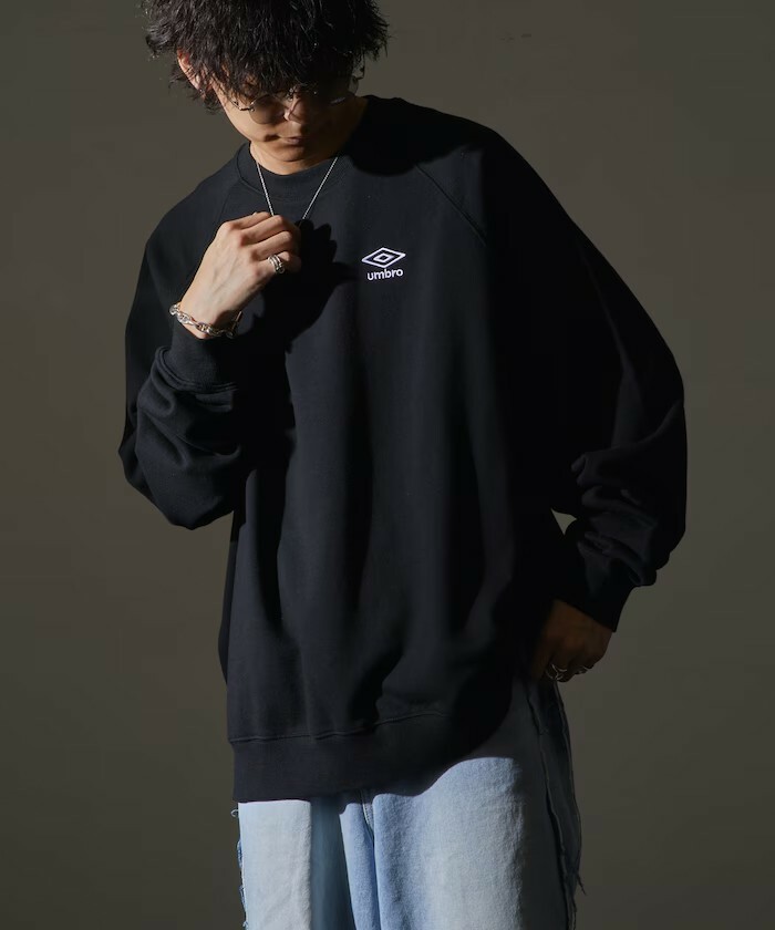 "代購" UMBRO 刺繡大學踢