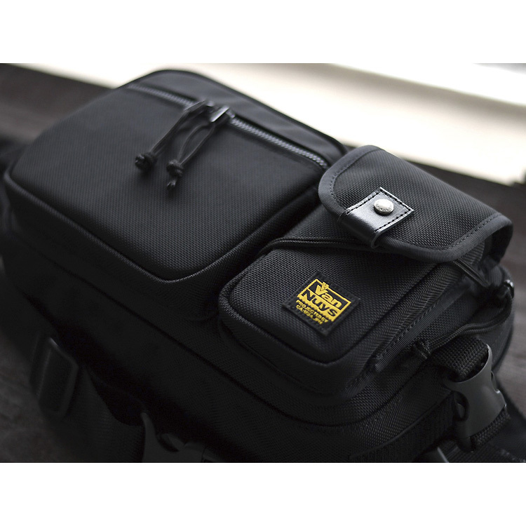 Vannuys D363 Shoulder Bags (Black)