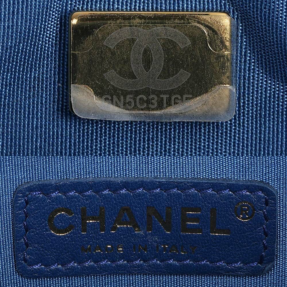 【CHANEL】淡金色CC Logo 塗鴉單寧布水桶包(牛仔藍)AS3027 B07543