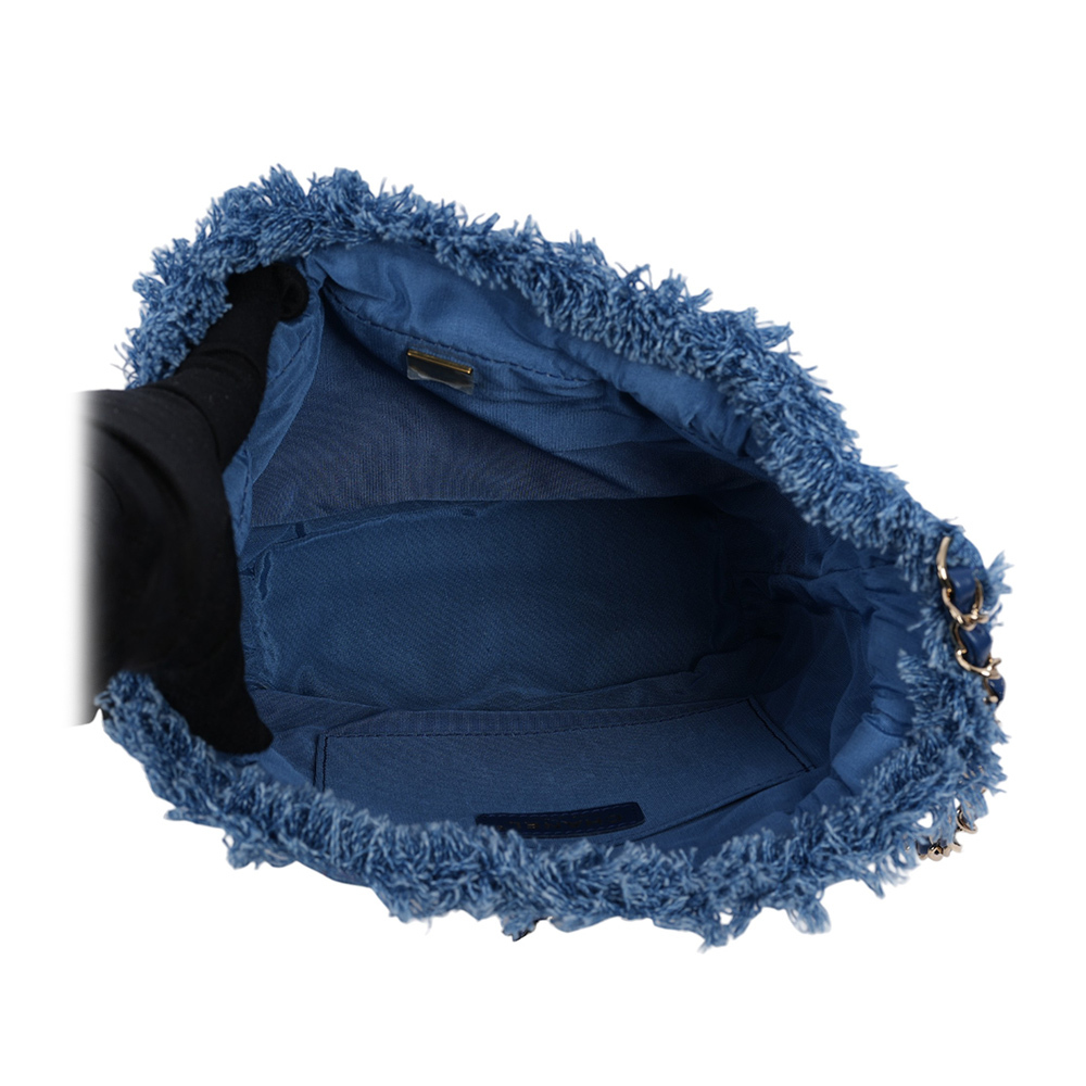 【CHANEL】淡金色CC Logo 塗鴉單寧布水桶包(牛仔藍)AS3027 B07543