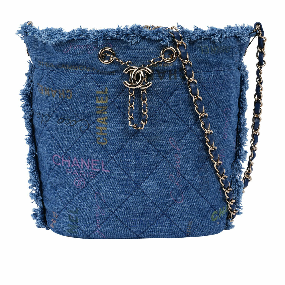 【CHANEL】淡金色CC Logo 塗鴉單寧布水桶包(牛仔藍)AS3027 B07543