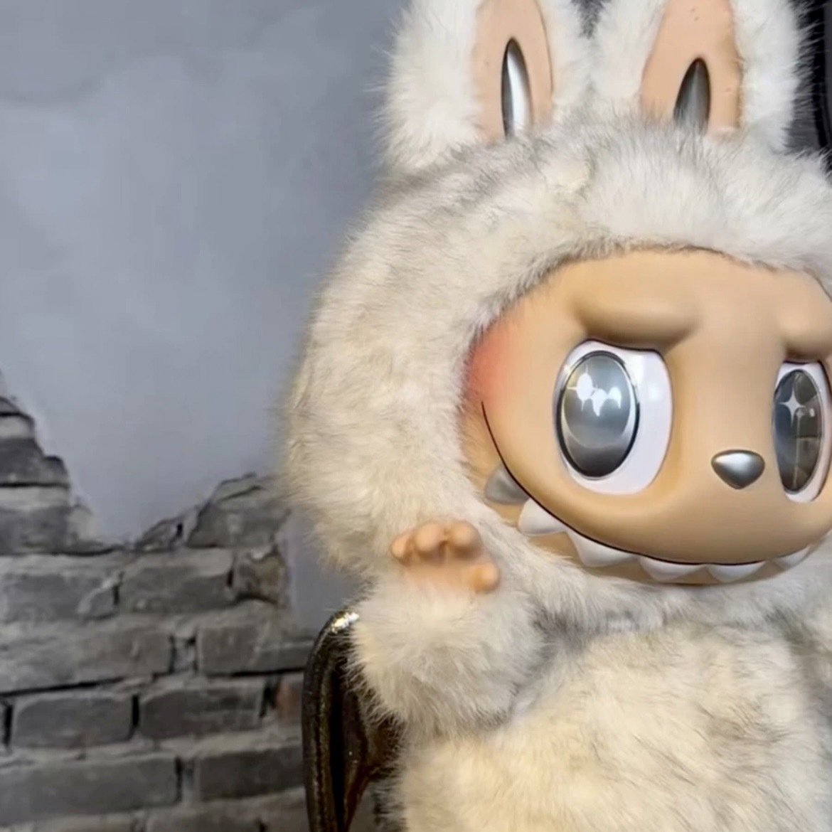 Pop Mart 泡泡馬特米蘭限定2.0 紫色拉布布吊飾LABUBU × PRONOUNCE- WING