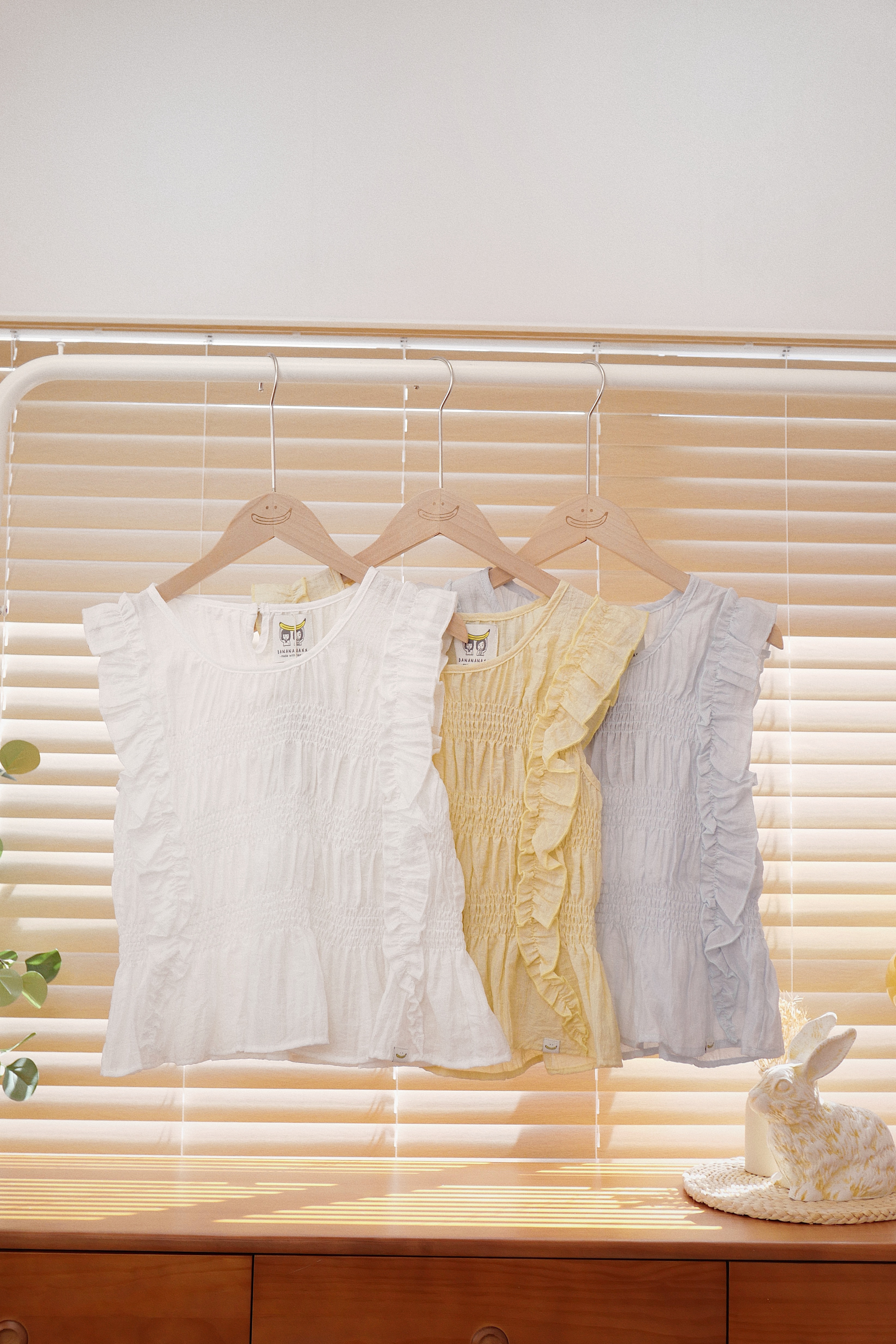 三色 / 透感荷葉邊皺褶背心/ Ruffle Sheer Vest